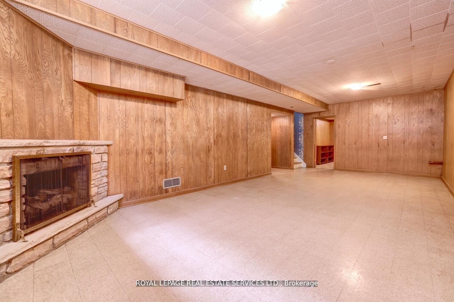 Photo 25 of 39 Pettit Drive, Etobicoke, Willowridge-Martingrove-Richview — HOMEH