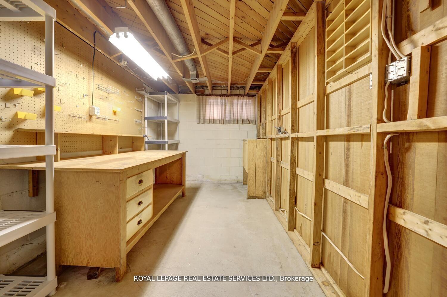 Photo 30 of 39 Pettit Drive, Etobicoke, Willowridge-Martingrove-Richview — HOMEH