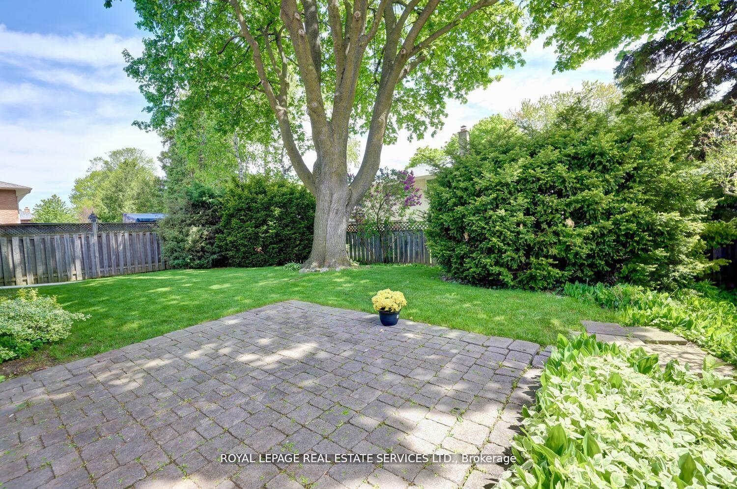 Photo 36 of 39 Pettit Drive, Etobicoke, Willowridge-Martingrove-Richview — HOMEH