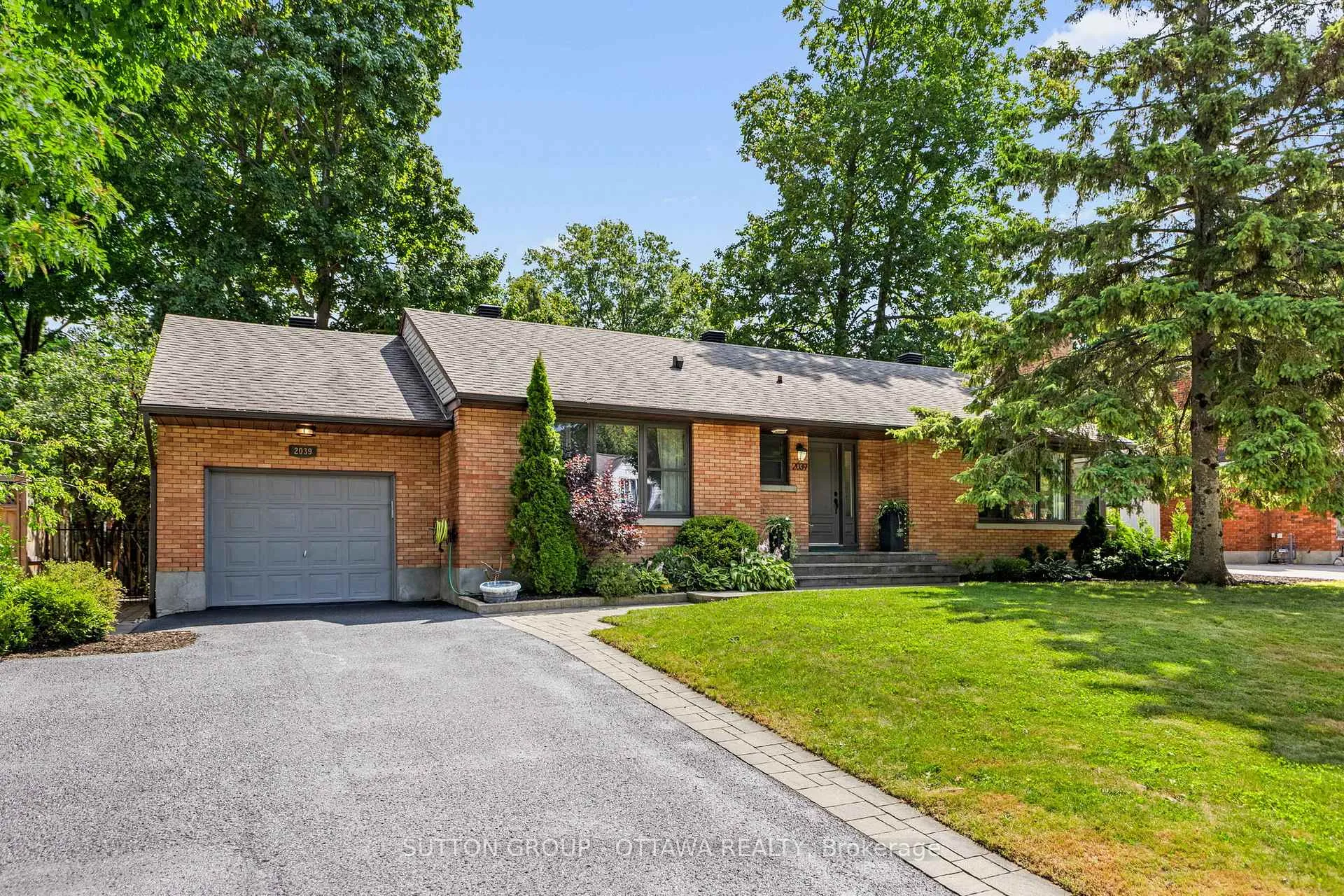 Photo 8 of 2039 Thorne Avenue, Ottawa, Alta Vista/Faircrest Heights — HOMEH