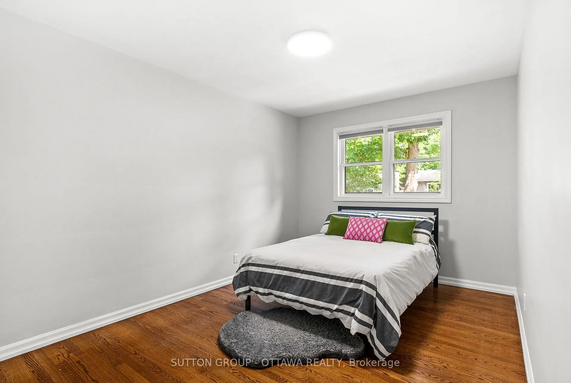 Photo 160 of 2039 Thorne Avenue, Ottawa, Alta Vista/Faircrest Heights — HOMEH