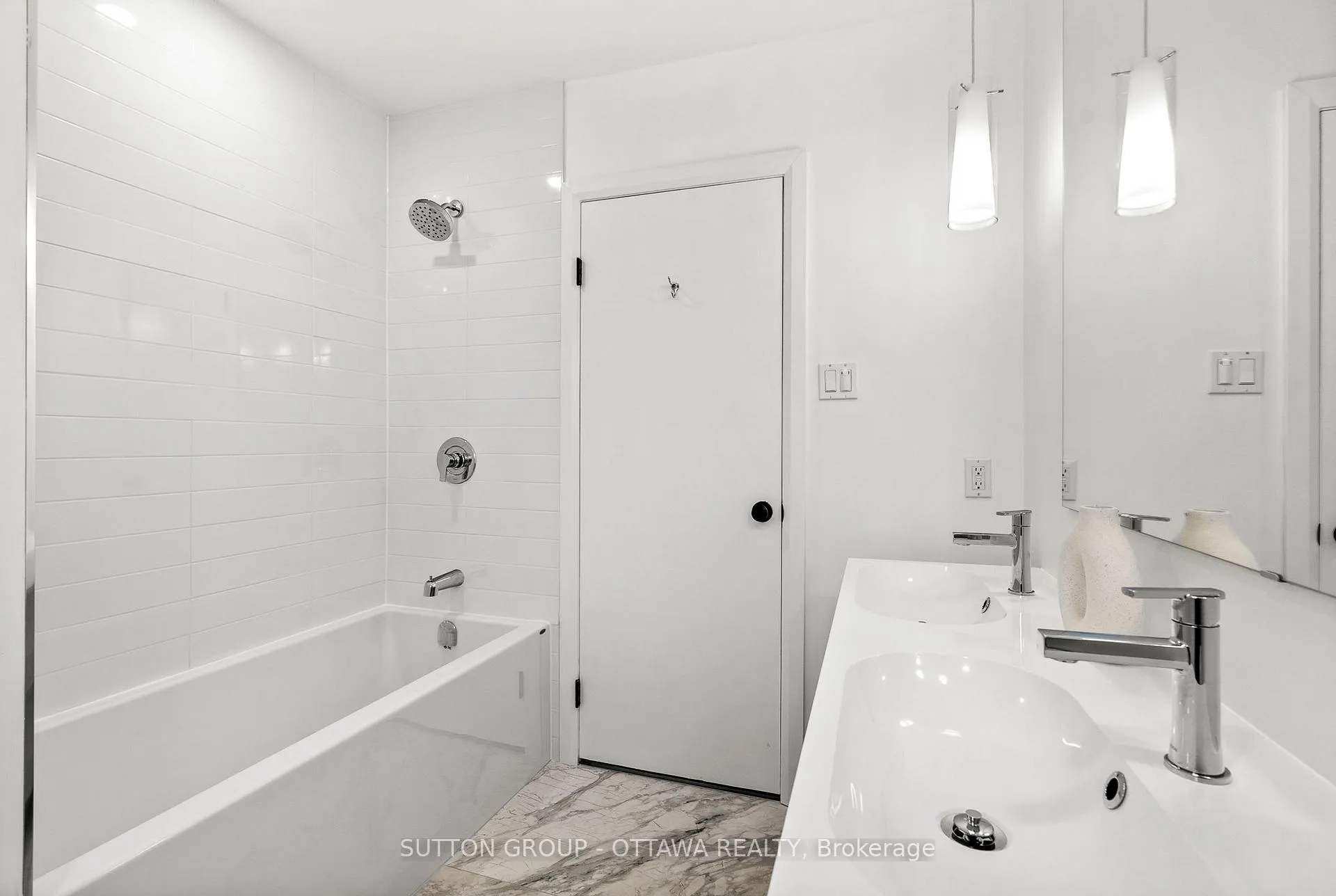 Photo 181 of 2039 Thorne Avenue, Ottawa, Alta Vista/Faircrest Heights — HOMEH