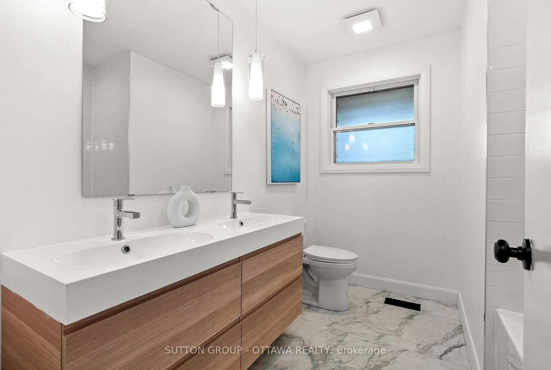Photo 178 of 2039 Thorne Avenue, Ottawa, Alta Vista/Faircrest Heights — HOMEH