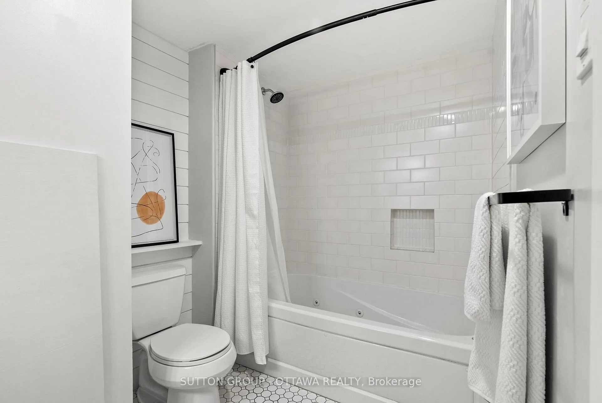 Photo 226 of 2039 Thorne Avenue, Ottawa, Alta Vista/Faircrest Heights — HOMEH