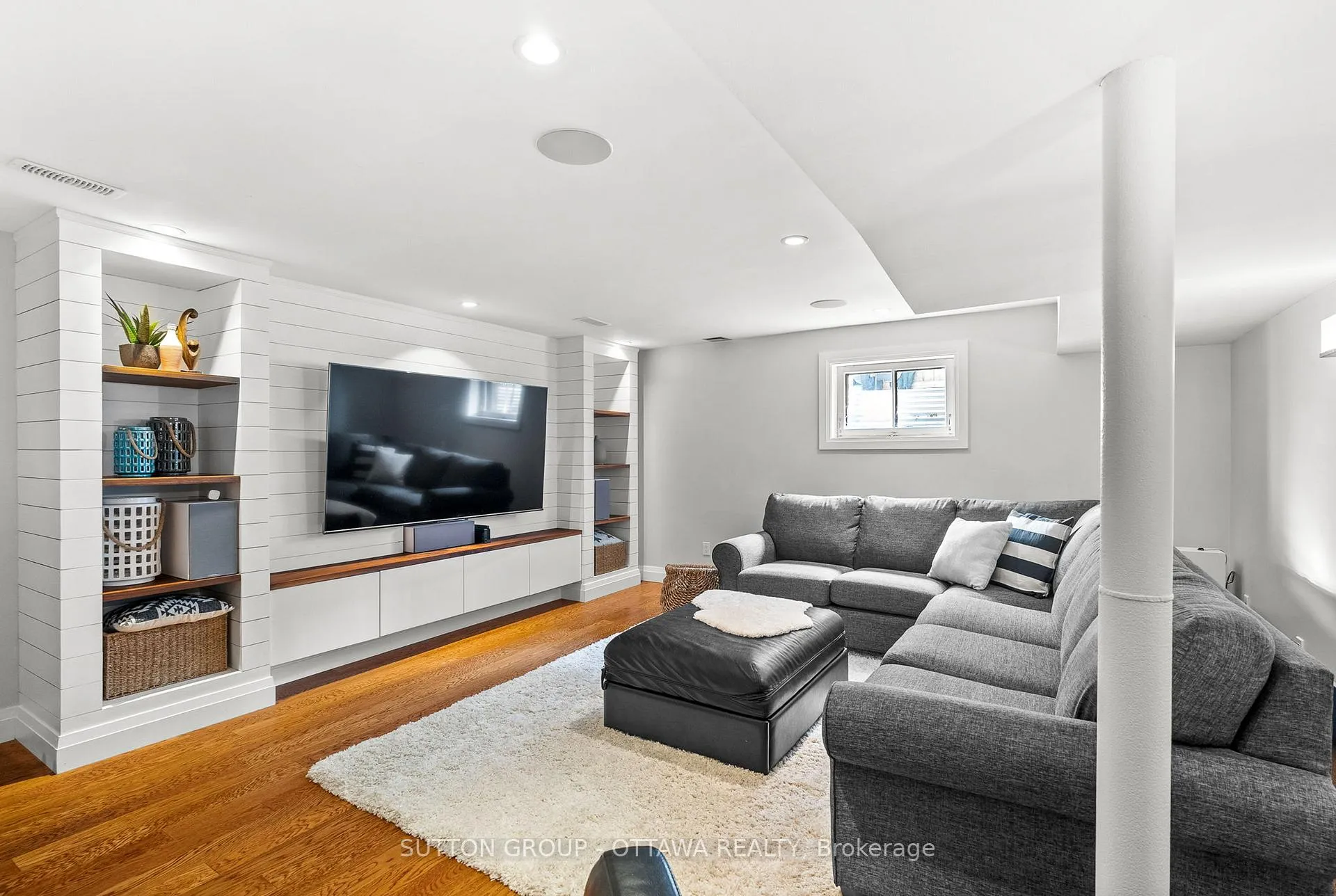 Photo 255 of 2039 Thorne Avenue, Ottawa, Alta Vista/Faircrest Heights — HOMEH