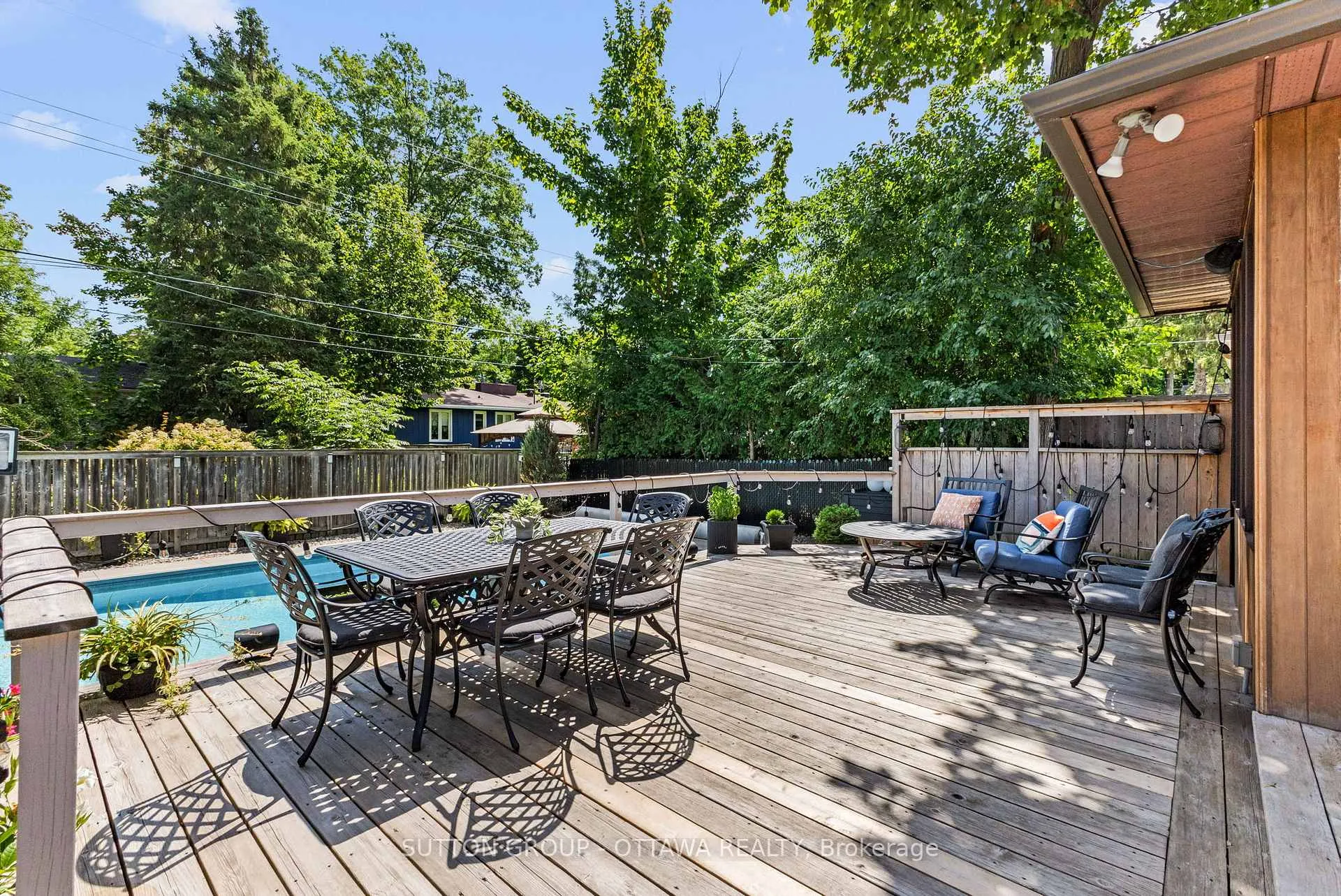 Photo 303 of 2039 Thorne Avenue, Ottawa, Alta Vista/Faircrest Heights — HOMEH