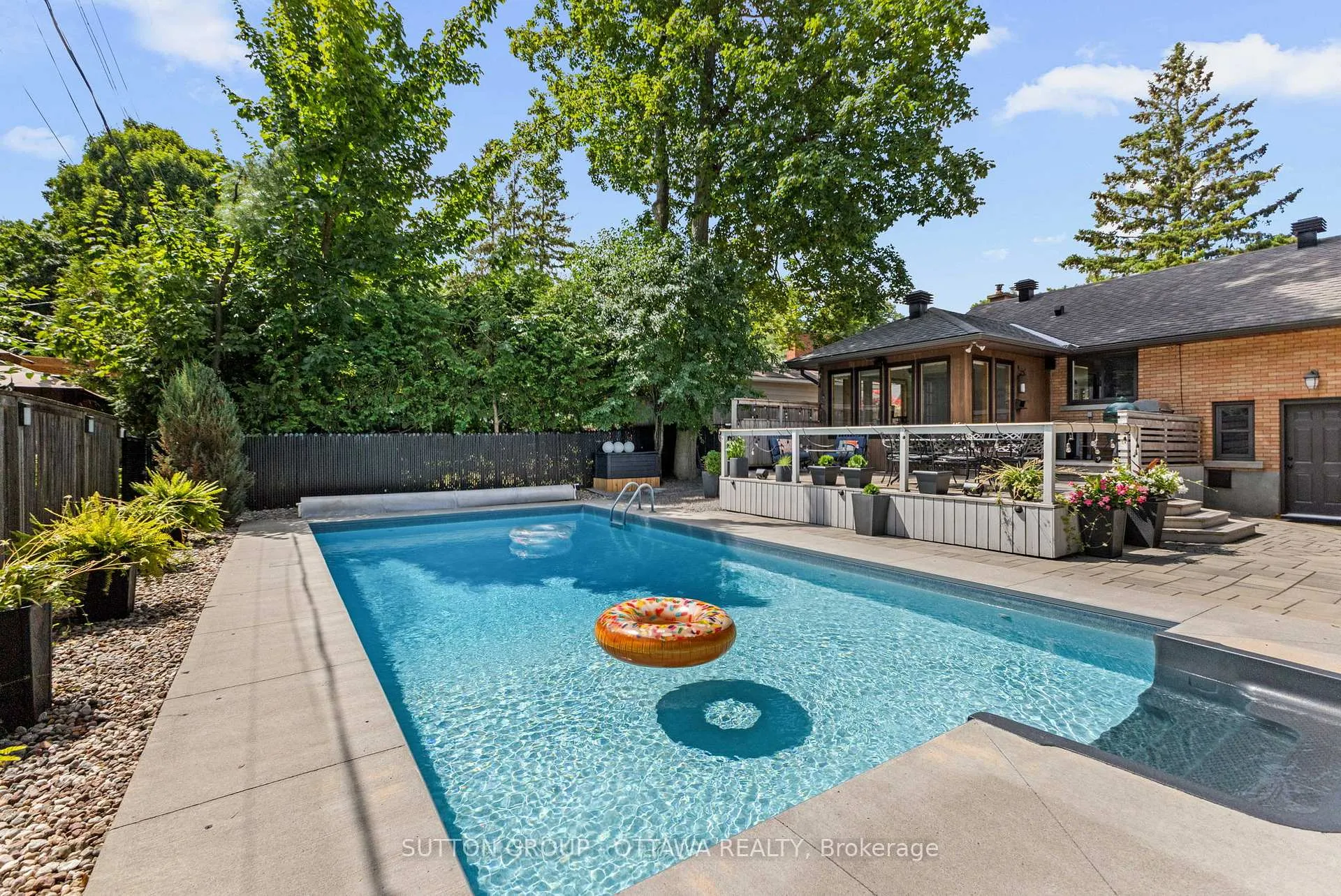 Photo 336 of 2039 Thorne Avenue, Ottawa, Alta Vista/Faircrest Heights — HOMEH