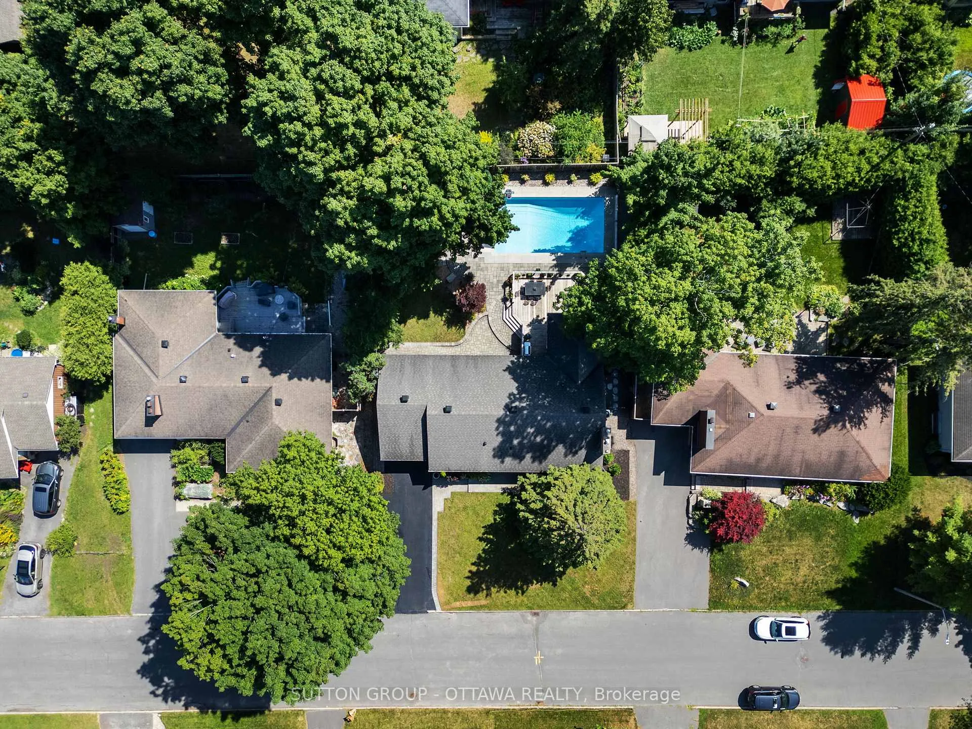 Photo 391 of 2039 Thorne Avenue, Ottawa, Alta Vista/Faircrest Heights — HOMEH