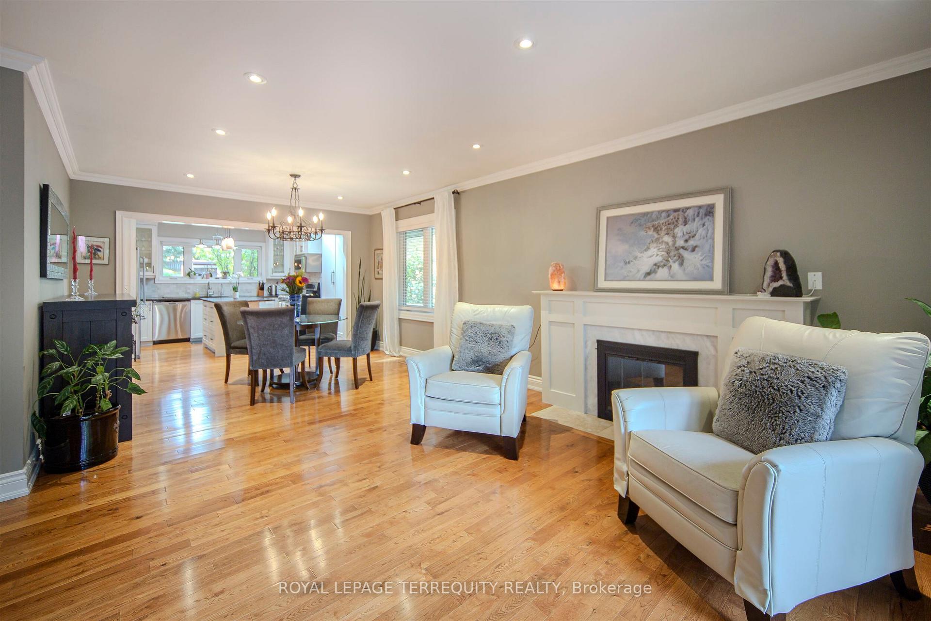 Photo 14 of 92 Saskatoon Drive, Etobicoke, Kingsview Village-The Westway — HOMEH