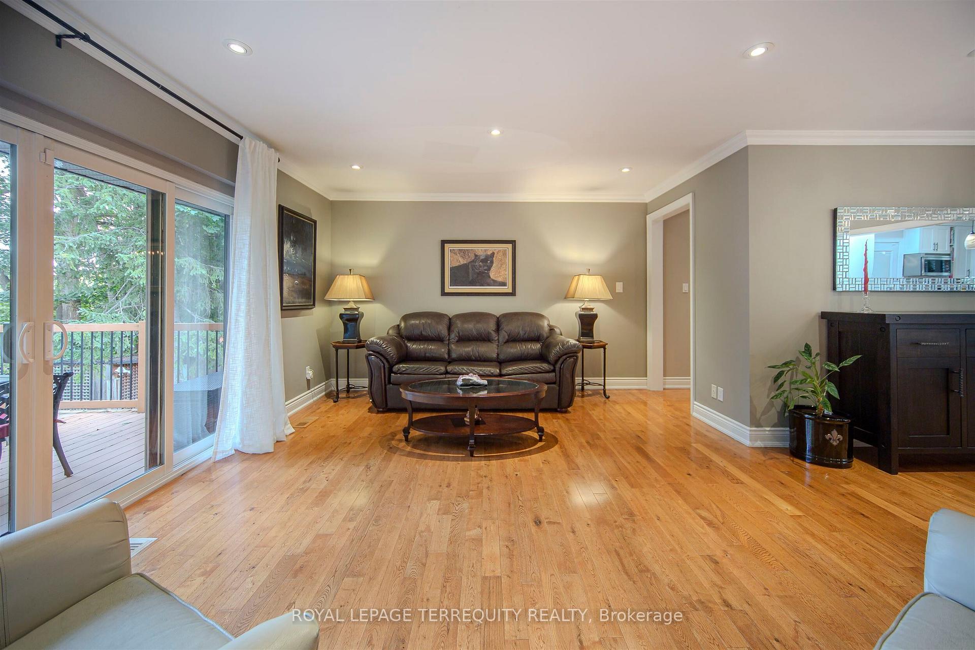 Photo 15 of 92 Saskatoon Drive, Etobicoke, Kingsview Village-The Westway — HOMEH