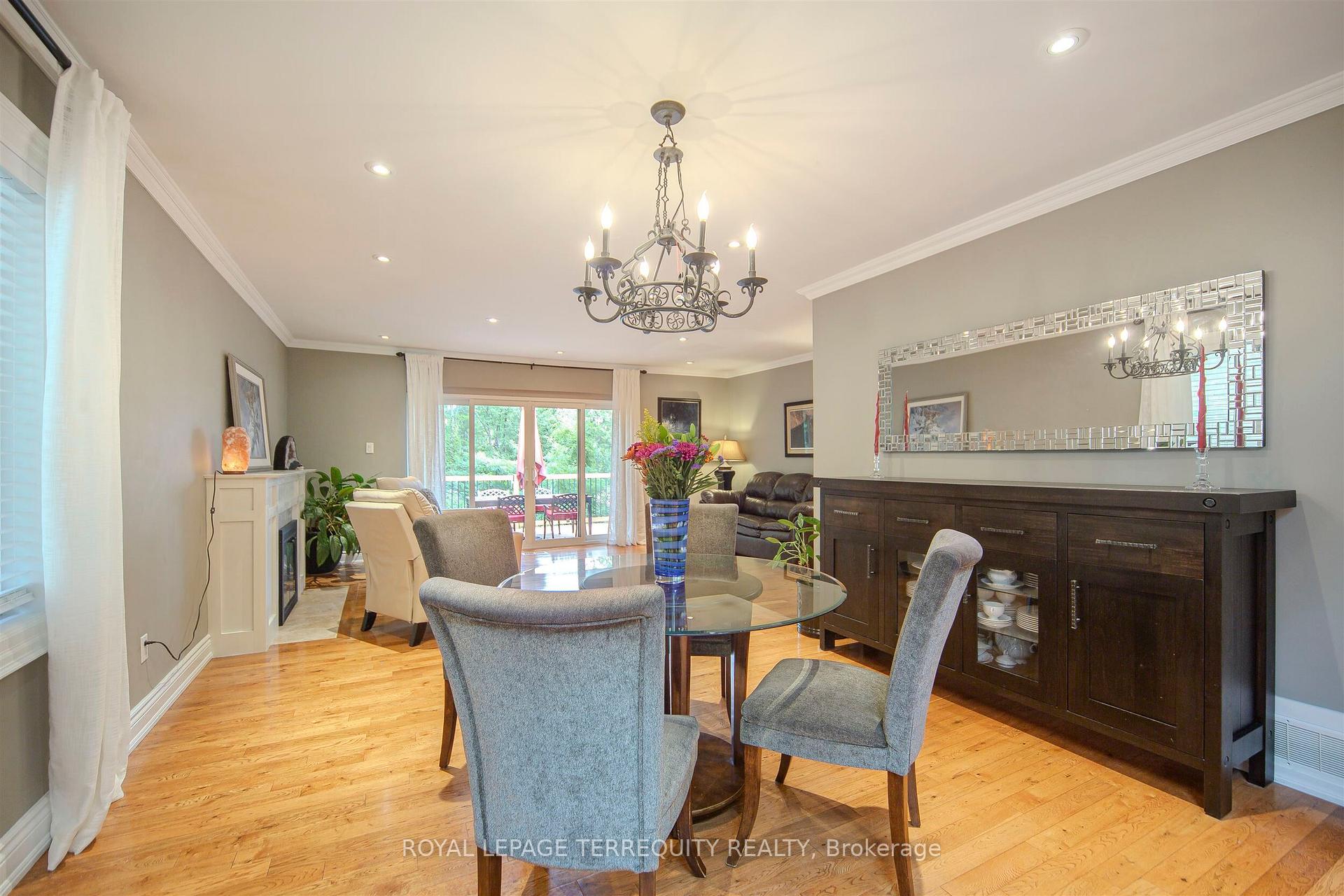 Photo 17 of 92 Saskatoon Drive, Etobicoke, Kingsview Village-The Westway — HOMEH