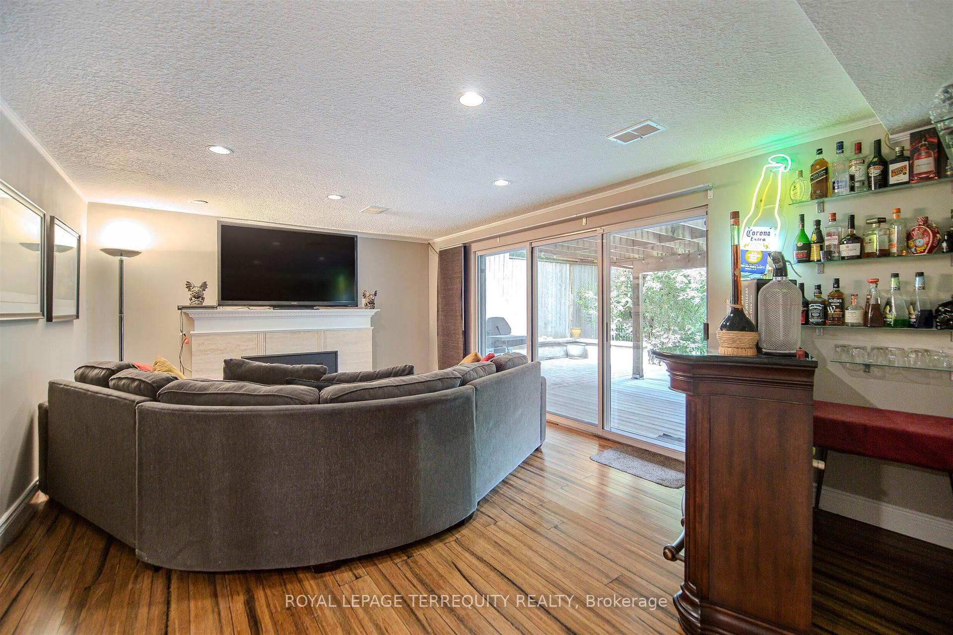 Photo 30 of 92 Saskatoon Drive, Etobicoke, Kingsview Village-The Westway — HOMEH