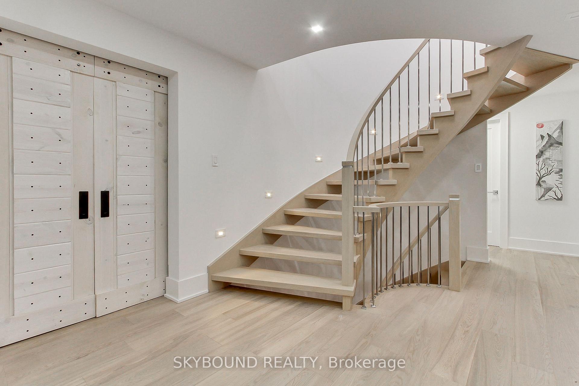 Photo 8 of 12 Queensborough Crescent, Etobicoke, Willowridge-Martingrove-Richview — HOMEH