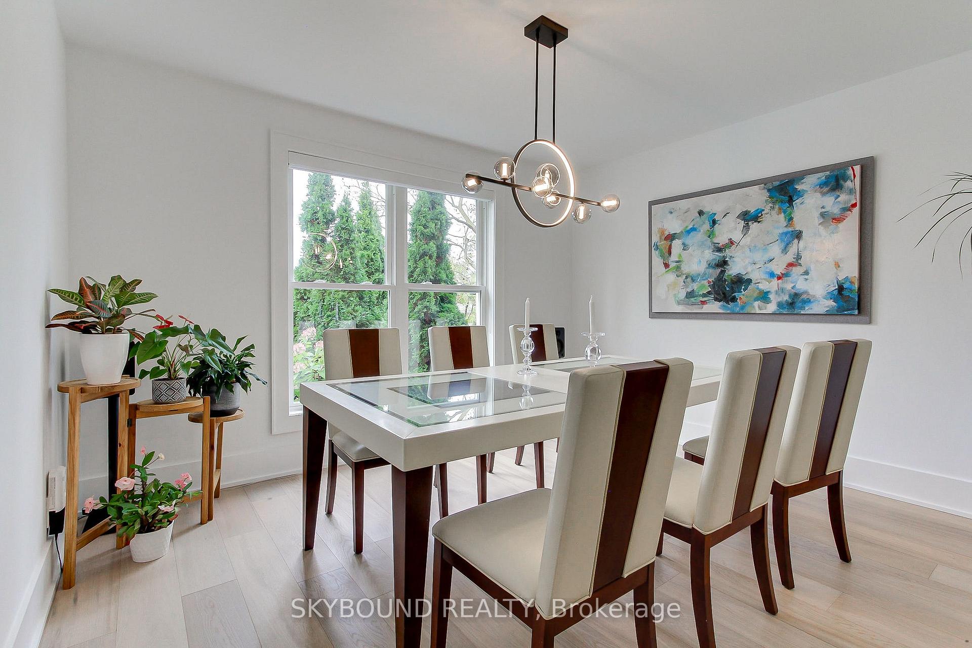 Photo 11 of 12 Queensborough Crescent, Etobicoke, Willowridge-Martingrove-Richview — HOMEH