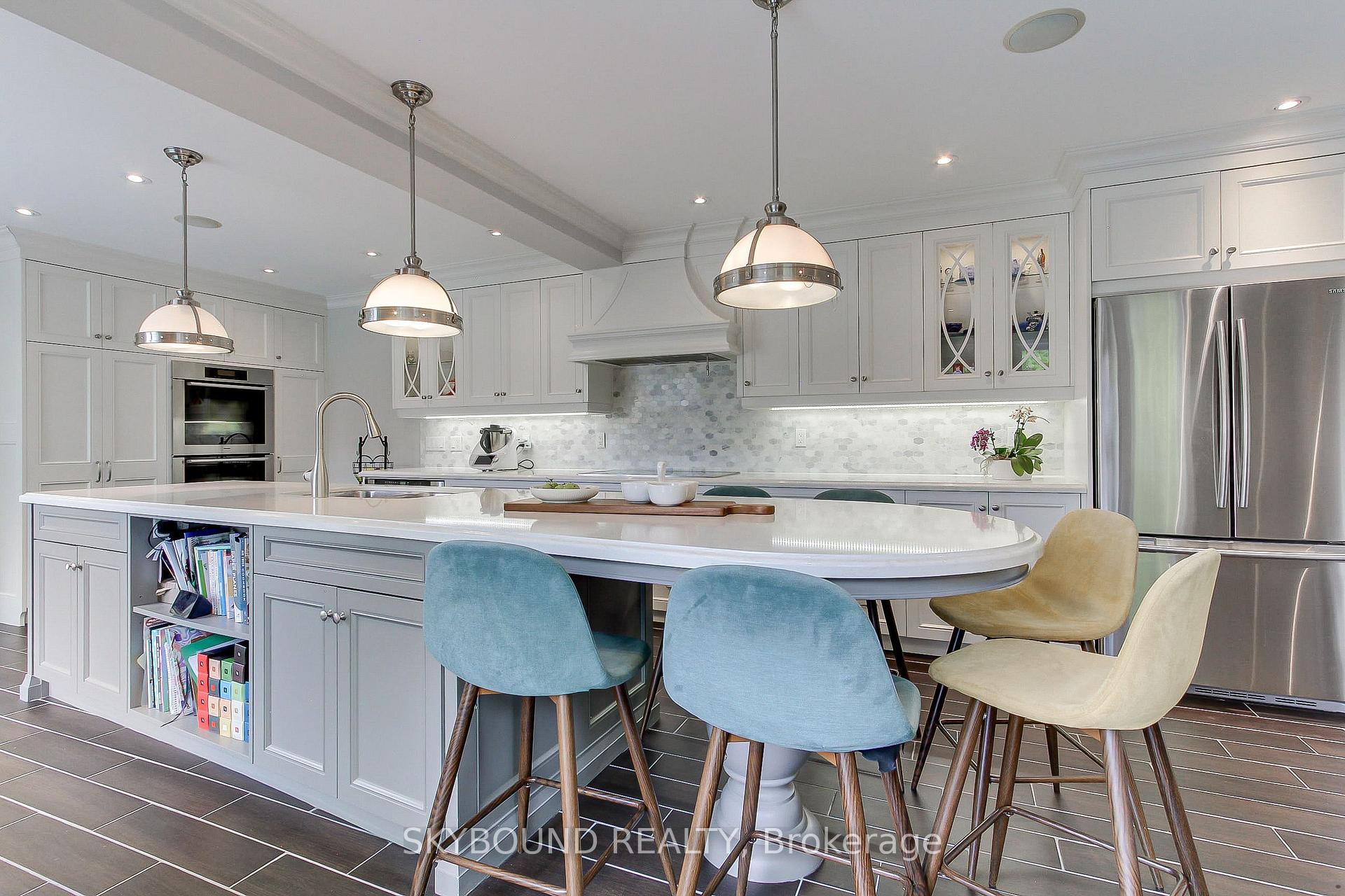 Photo 14 of 12 Queensborough Crescent, Etobicoke, Willowridge-Martingrove-Richview — HOMEH