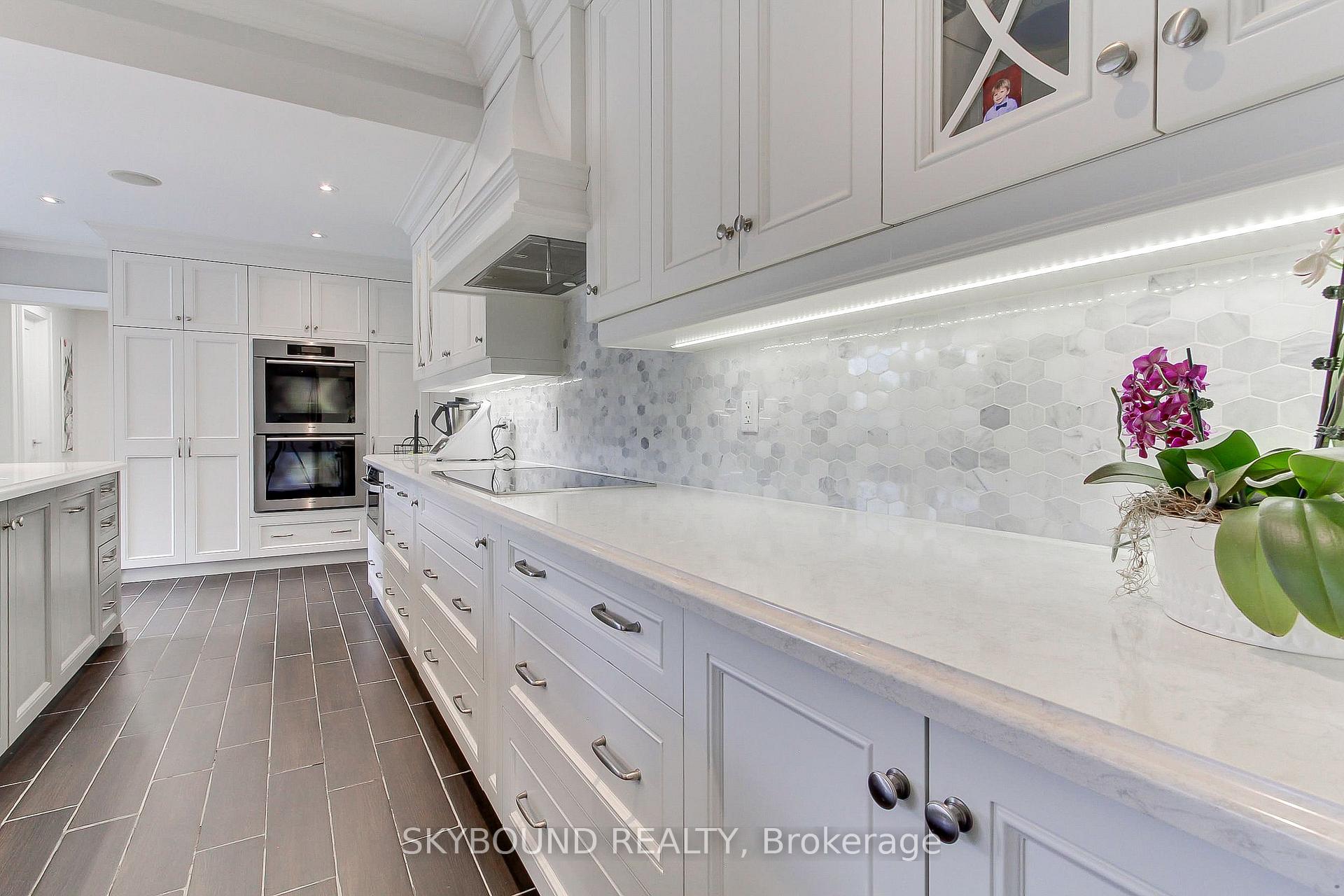 Photo 15 of 12 Queensborough Crescent, Etobicoke, Willowridge-Martingrove-Richview — HOMEH