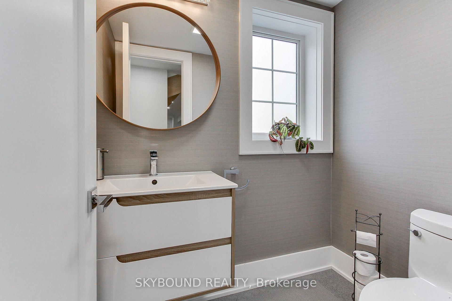 Photo 25 of 12 Queensborough Crescent, Etobicoke, Willowridge-Martingrove-Richview — HOMEH