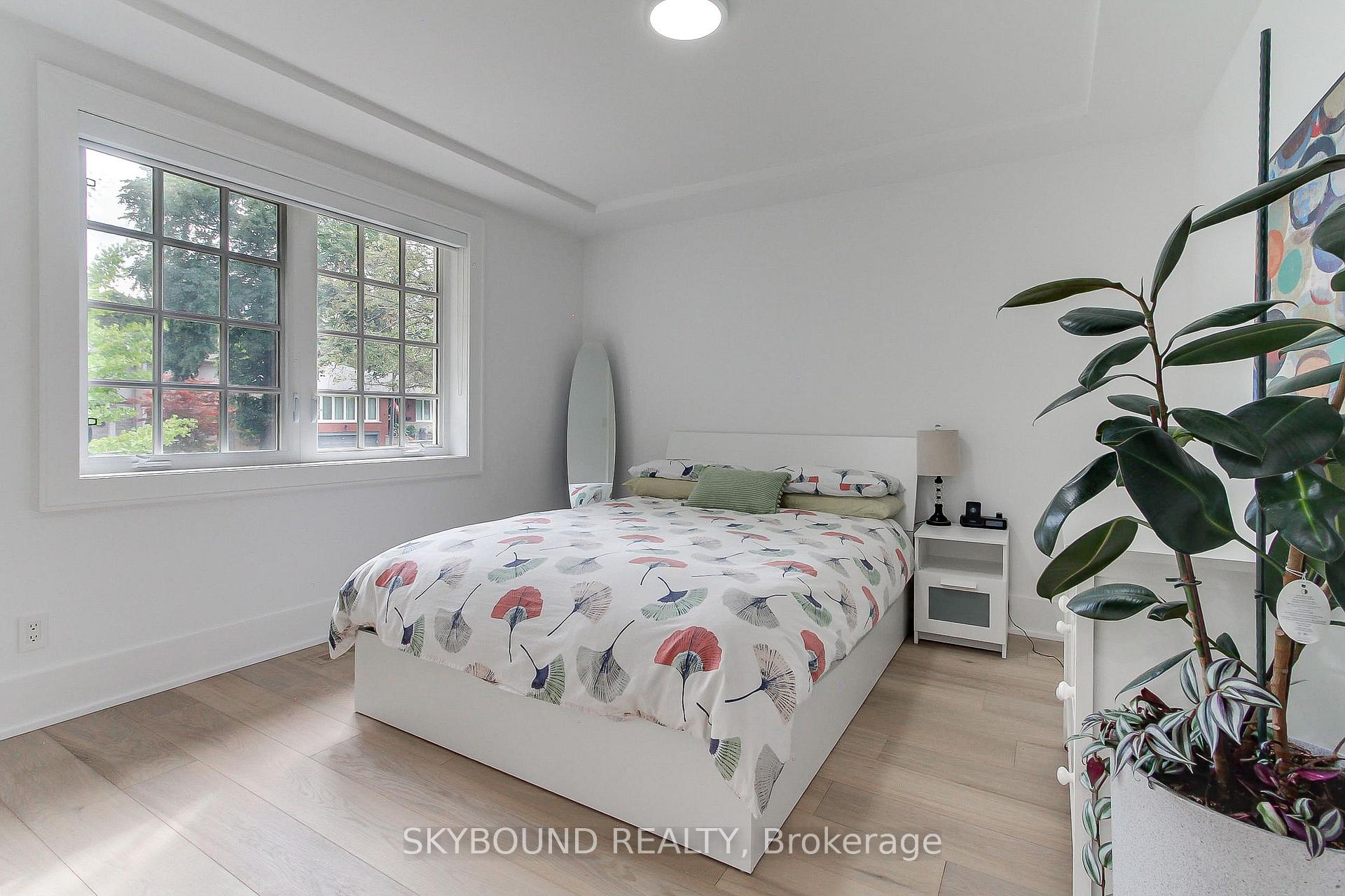 Photo 33 of 12 Queensborough Crescent, Etobicoke, Willowridge-Martingrove-Richview — HOMEH