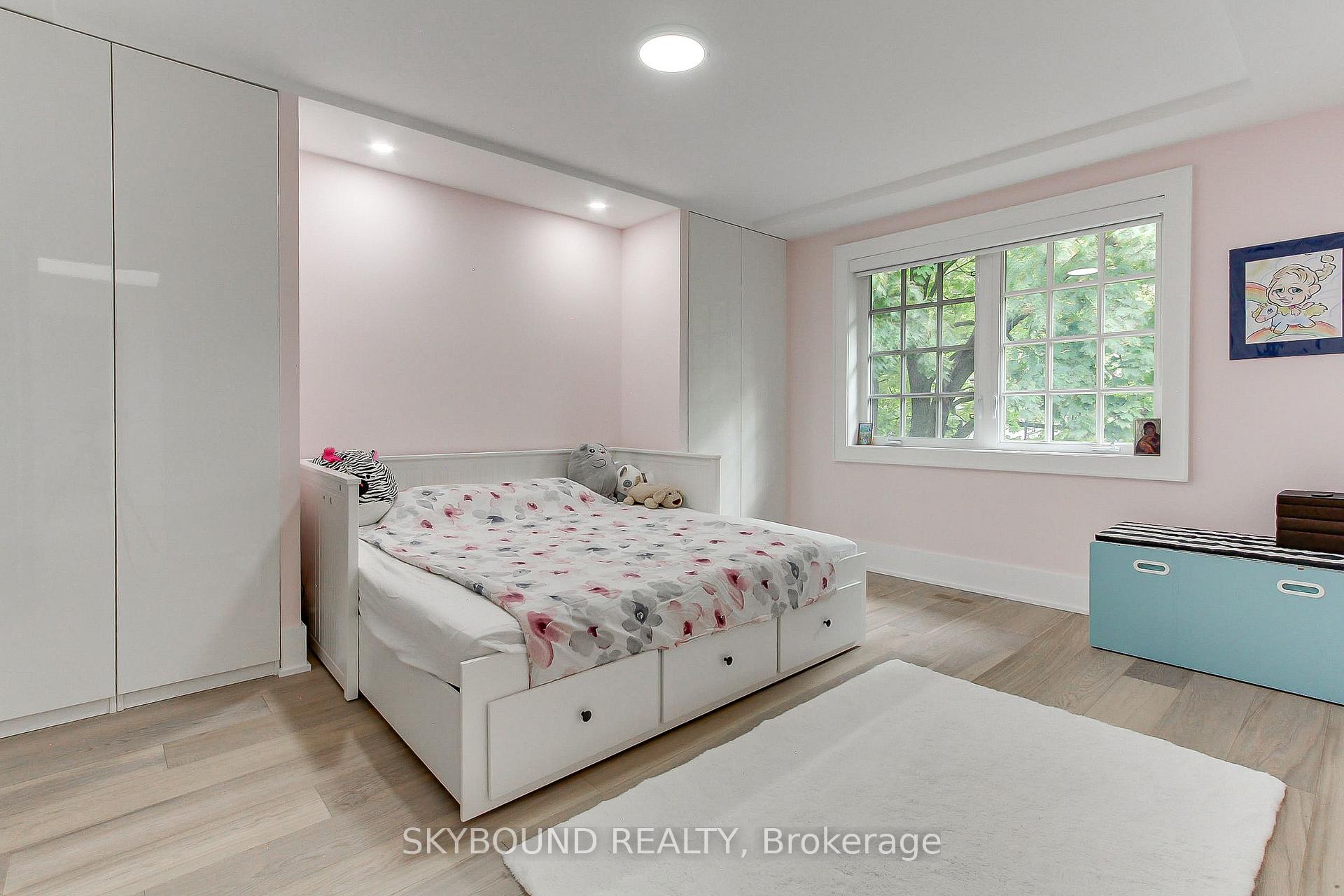 Photo 38 of 12 Queensborough Crescent, Etobicoke, Willowridge-Martingrove-Richview — HOMEH