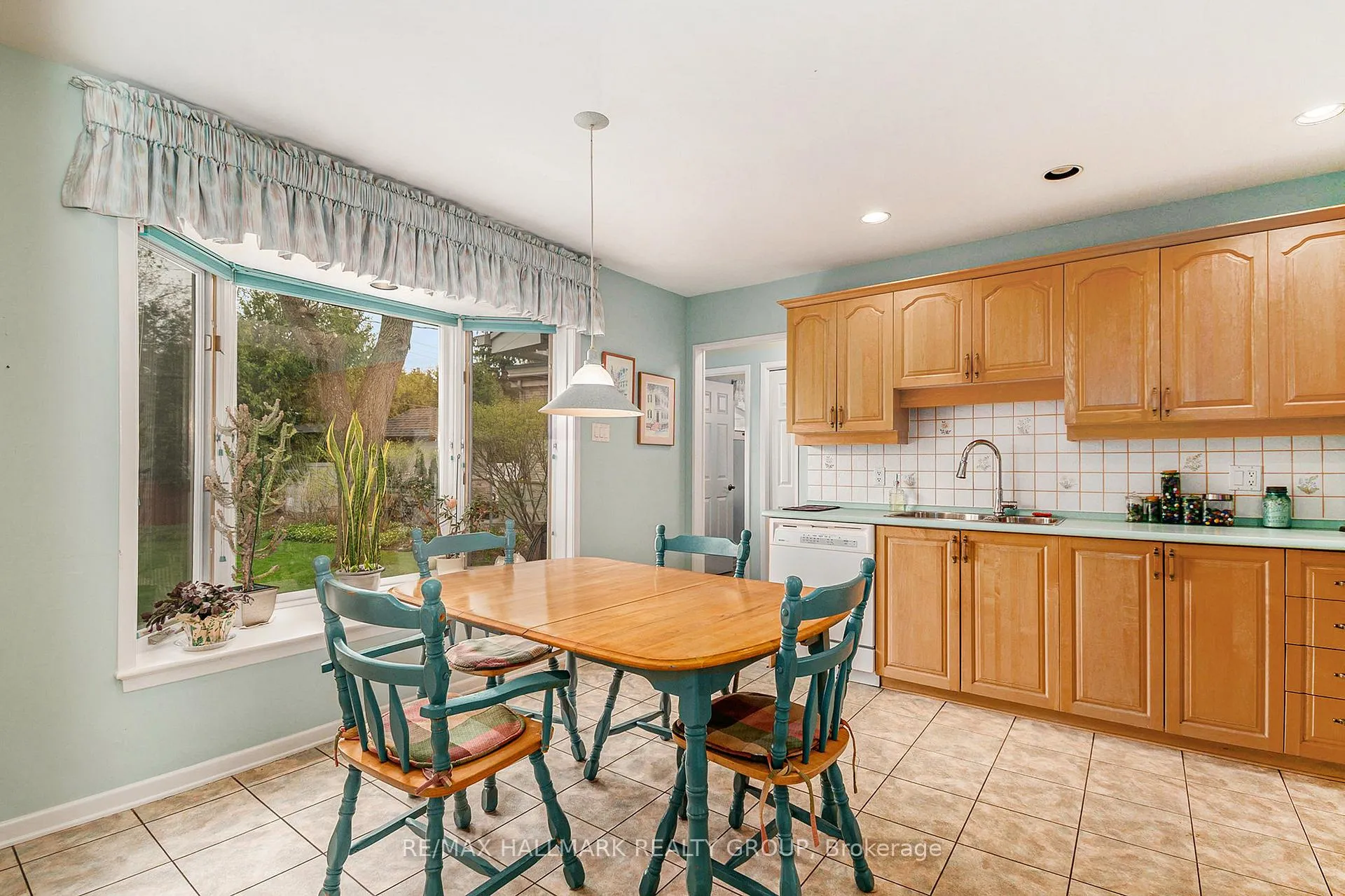 Photo 94 of 904 Rand Avenue, Ottawa, Riverside Park South — HOMEH