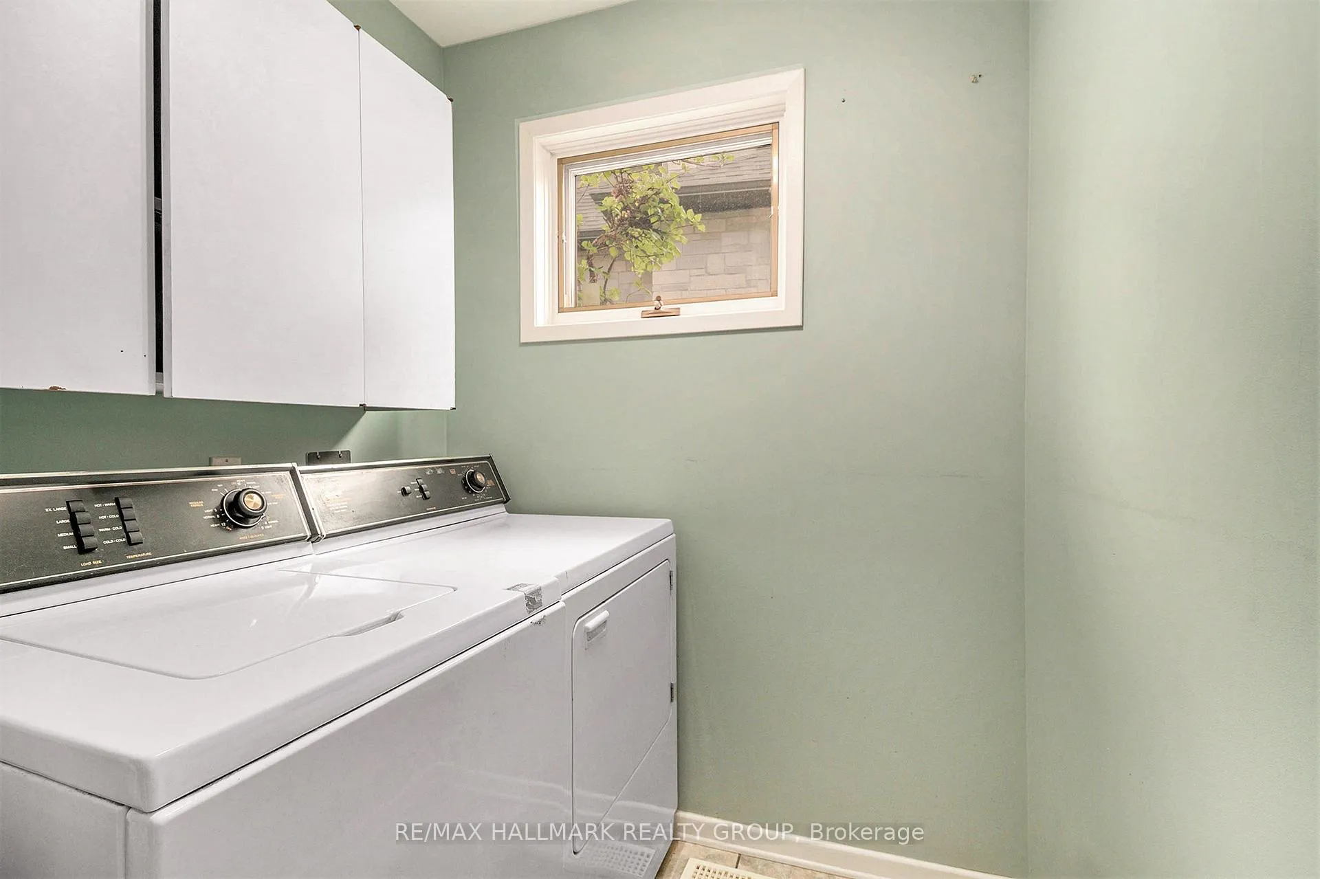Photo 280 of 904 Rand Avenue, Ottawa, Riverside Park South — HOMEH