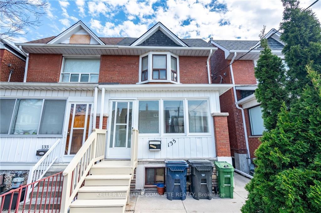 Front of 135 Hope Street
