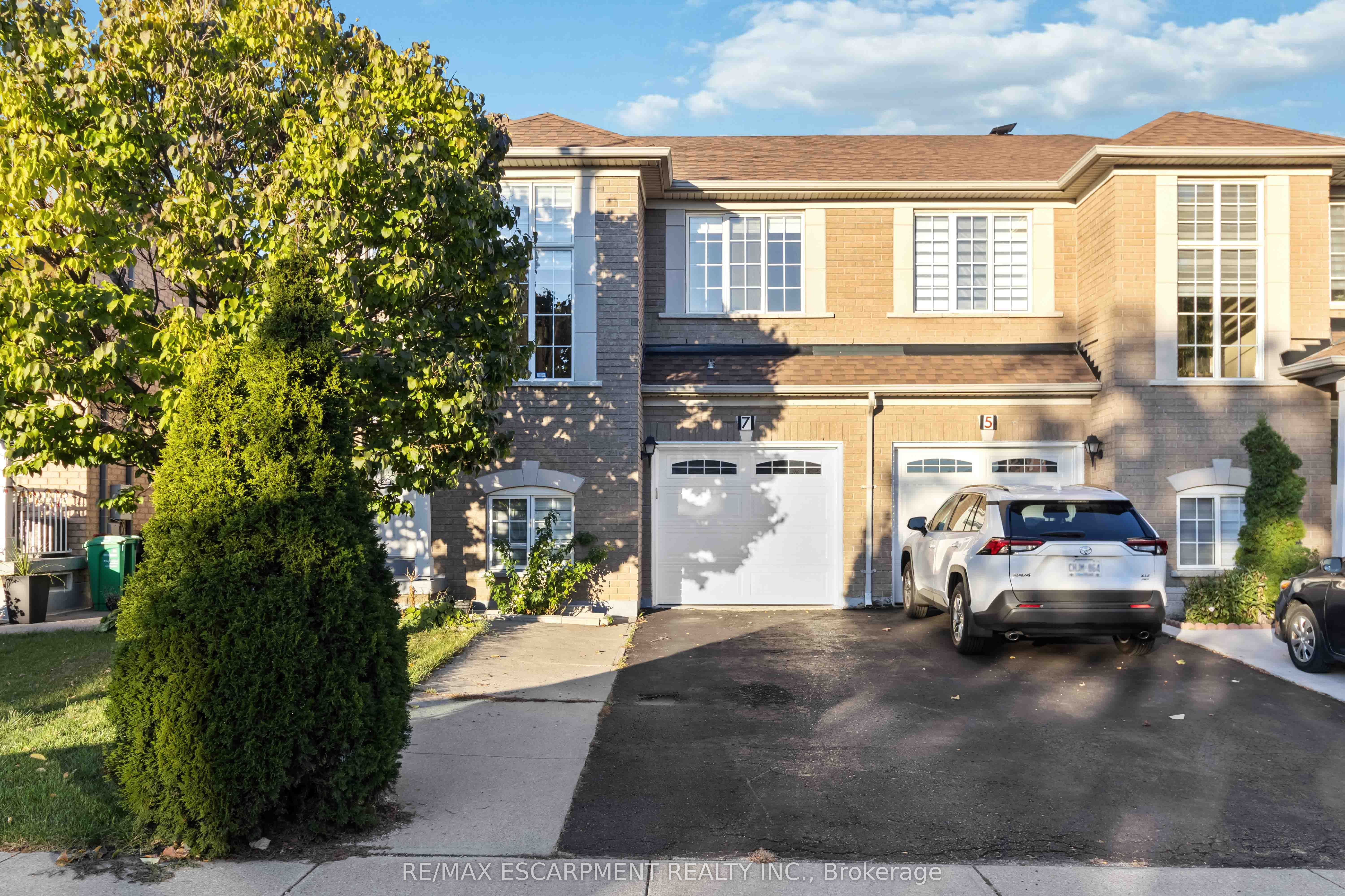 Photo 36 of 7 Wyoming Trail, Brampton, Sandringham-Wellington — HOMEH