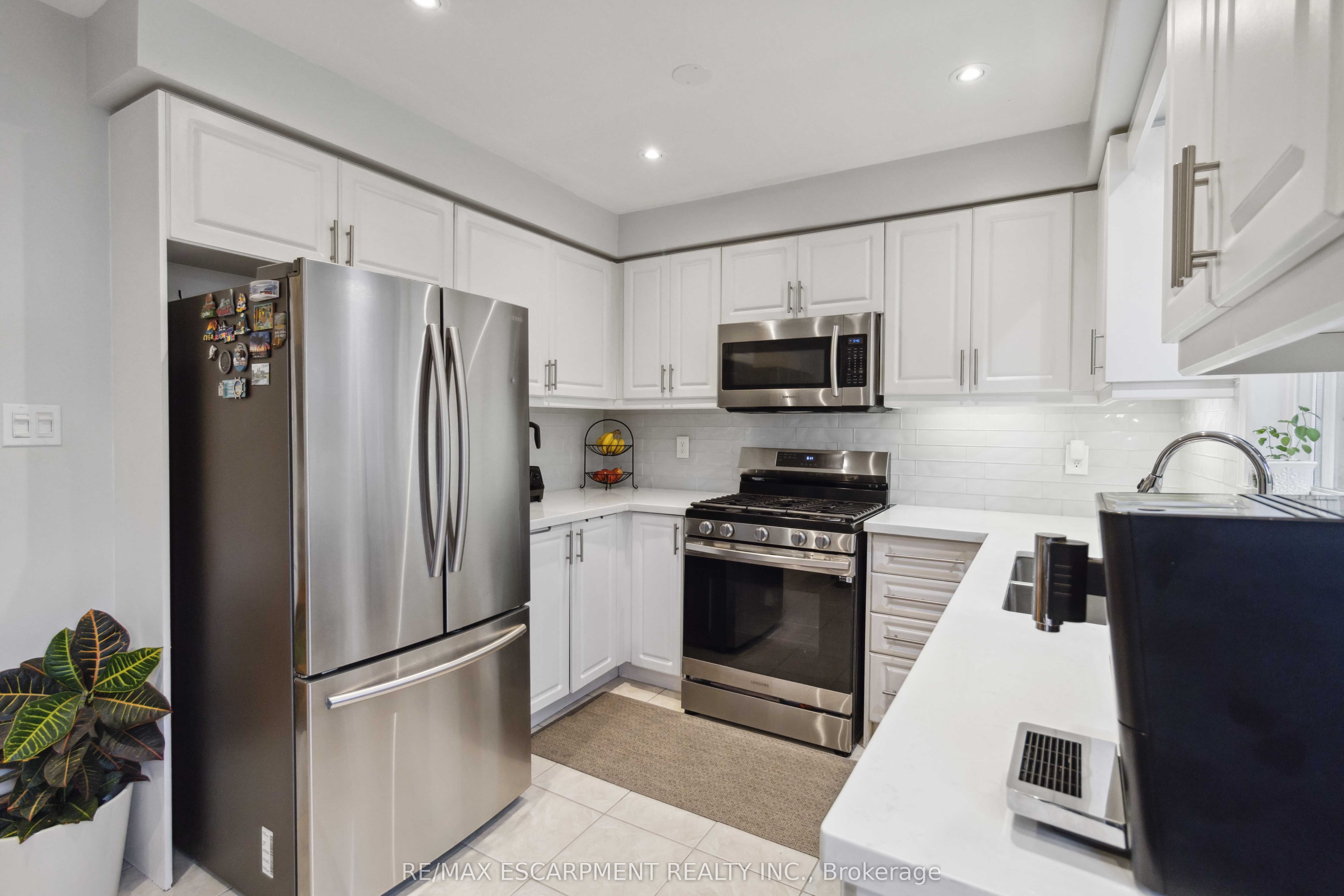 Photo 45 of 7 Wyoming Trail, Brampton, Sandringham-Wellington — HOMEH