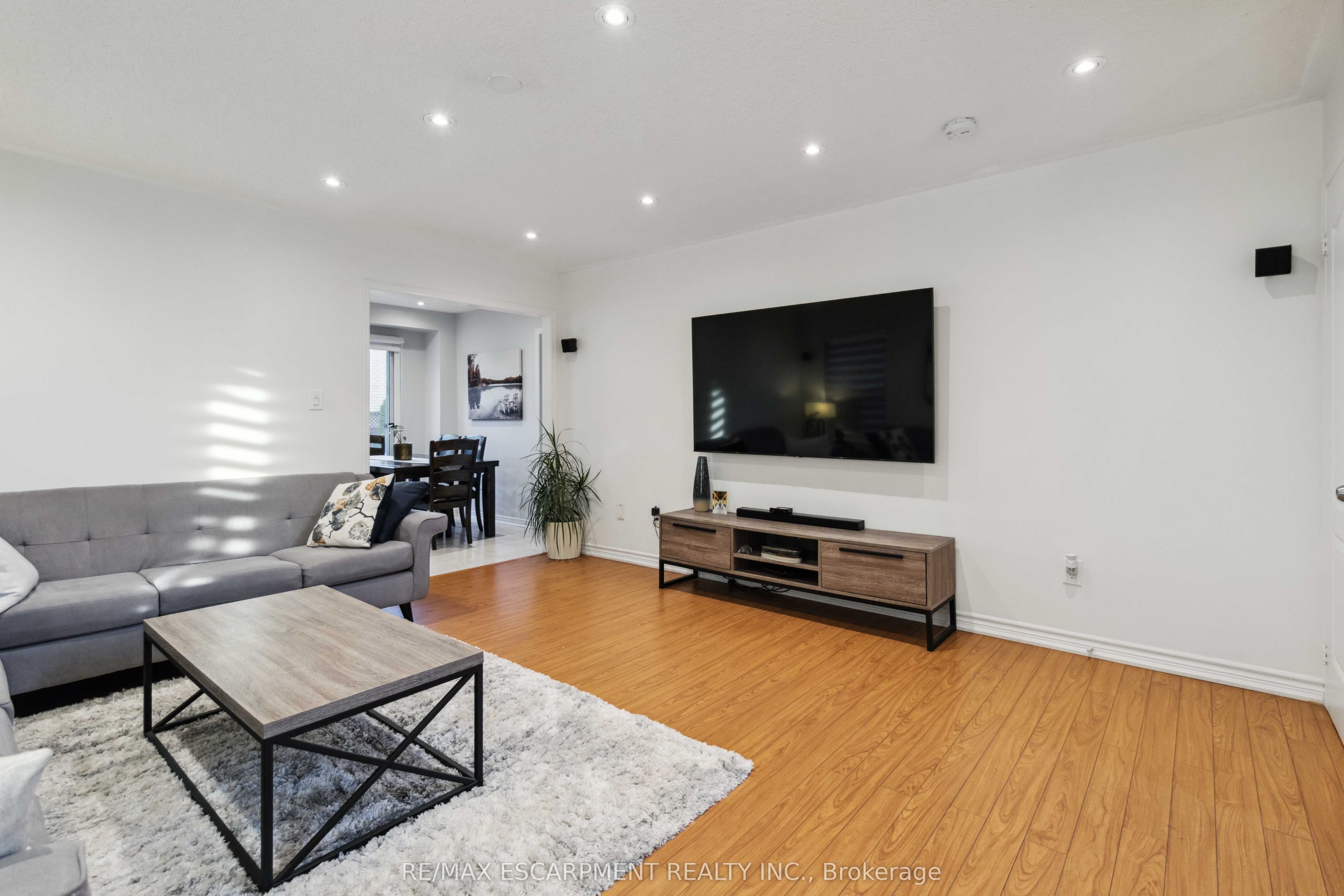 Photo 40 of 7 Wyoming Trail, Brampton, Sandringham-Wellington — HOMEH