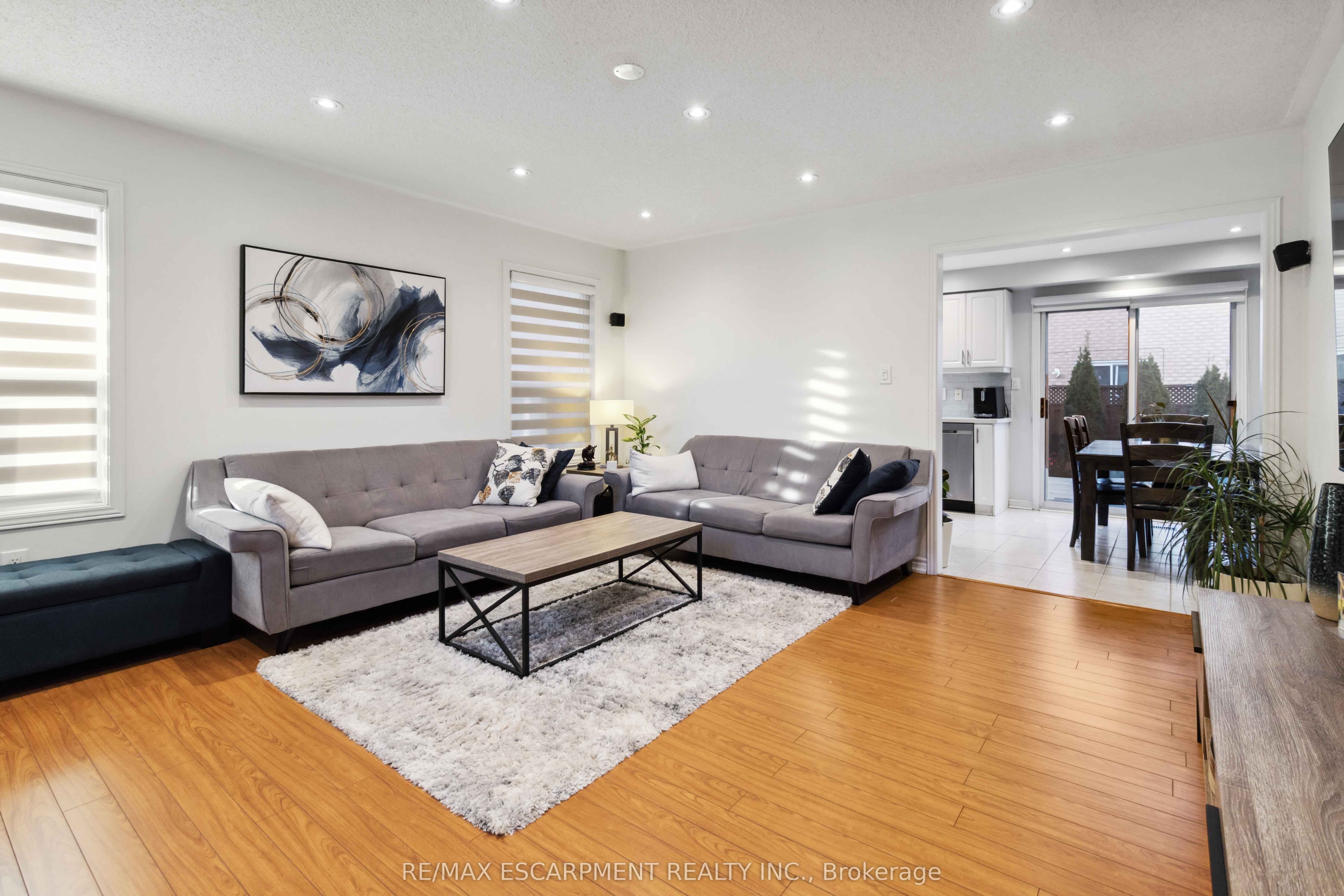 Photo 39 of 7 Wyoming Trail, Brampton, Sandringham-Wellington — HOMEH