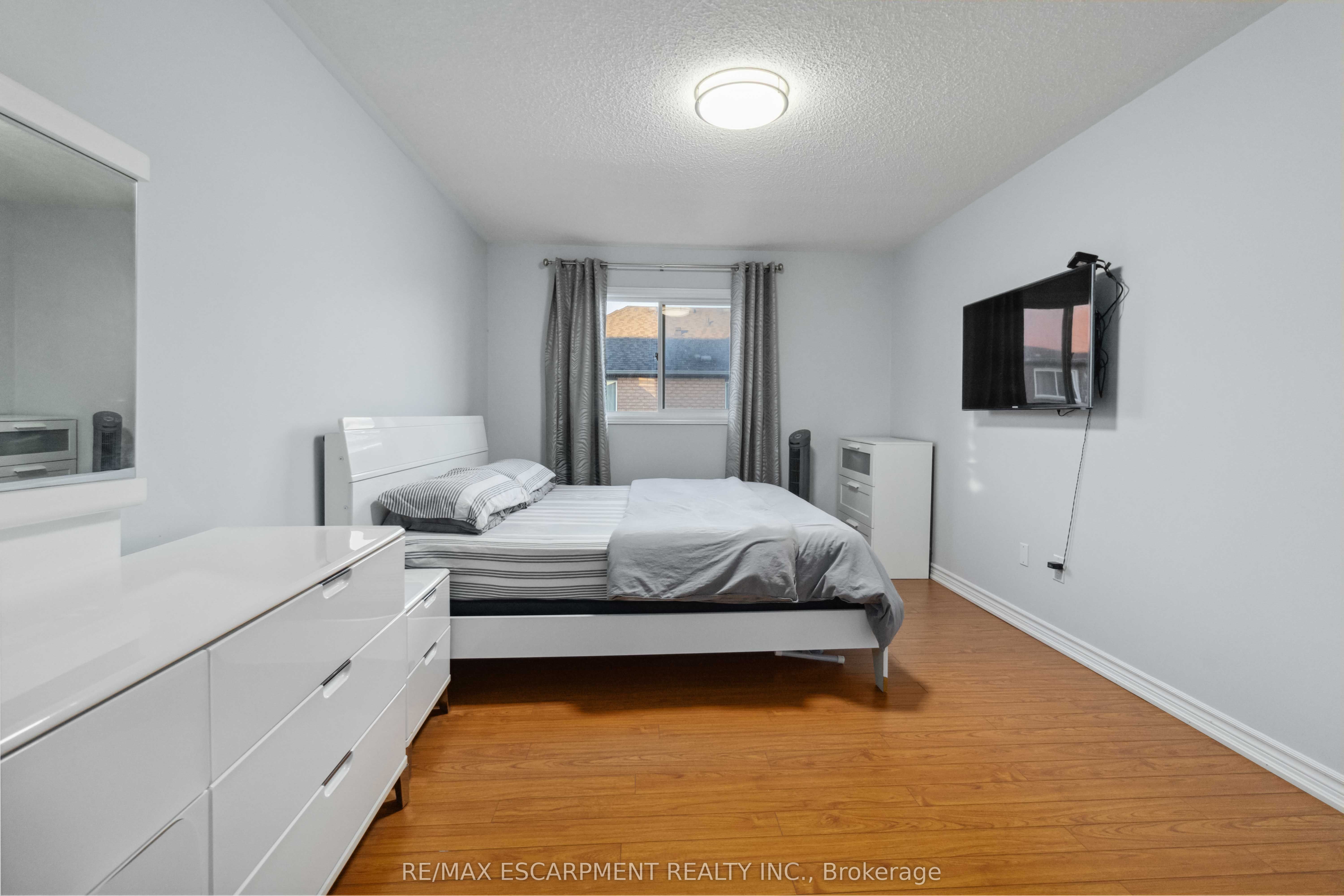 Photo 56 of 7 Wyoming Trail, Brampton, Sandringham-Wellington — HOMEH