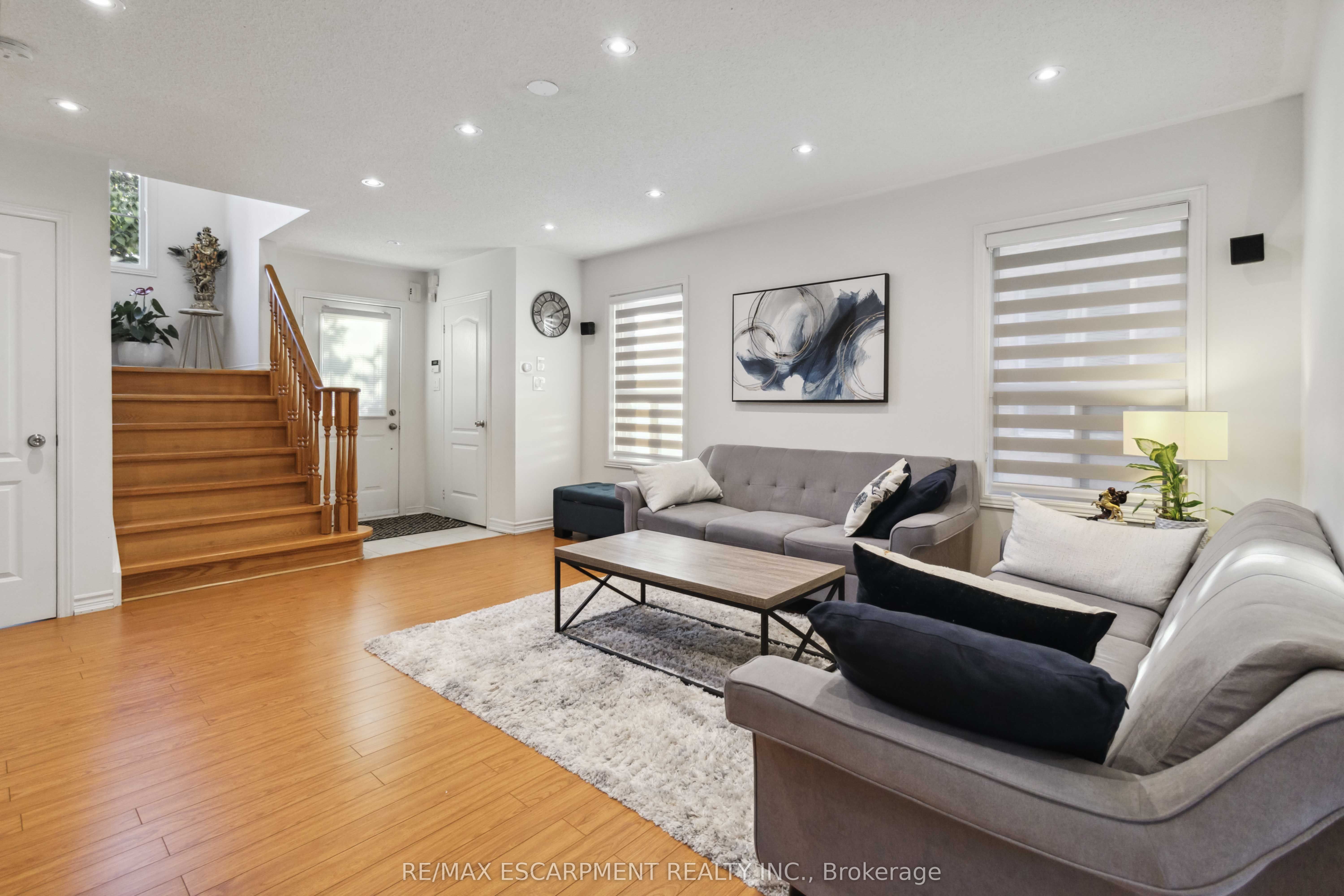 Photo 41 of 7 Wyoming Trail, Brampton, Sandringham-Wellington — HOMEH