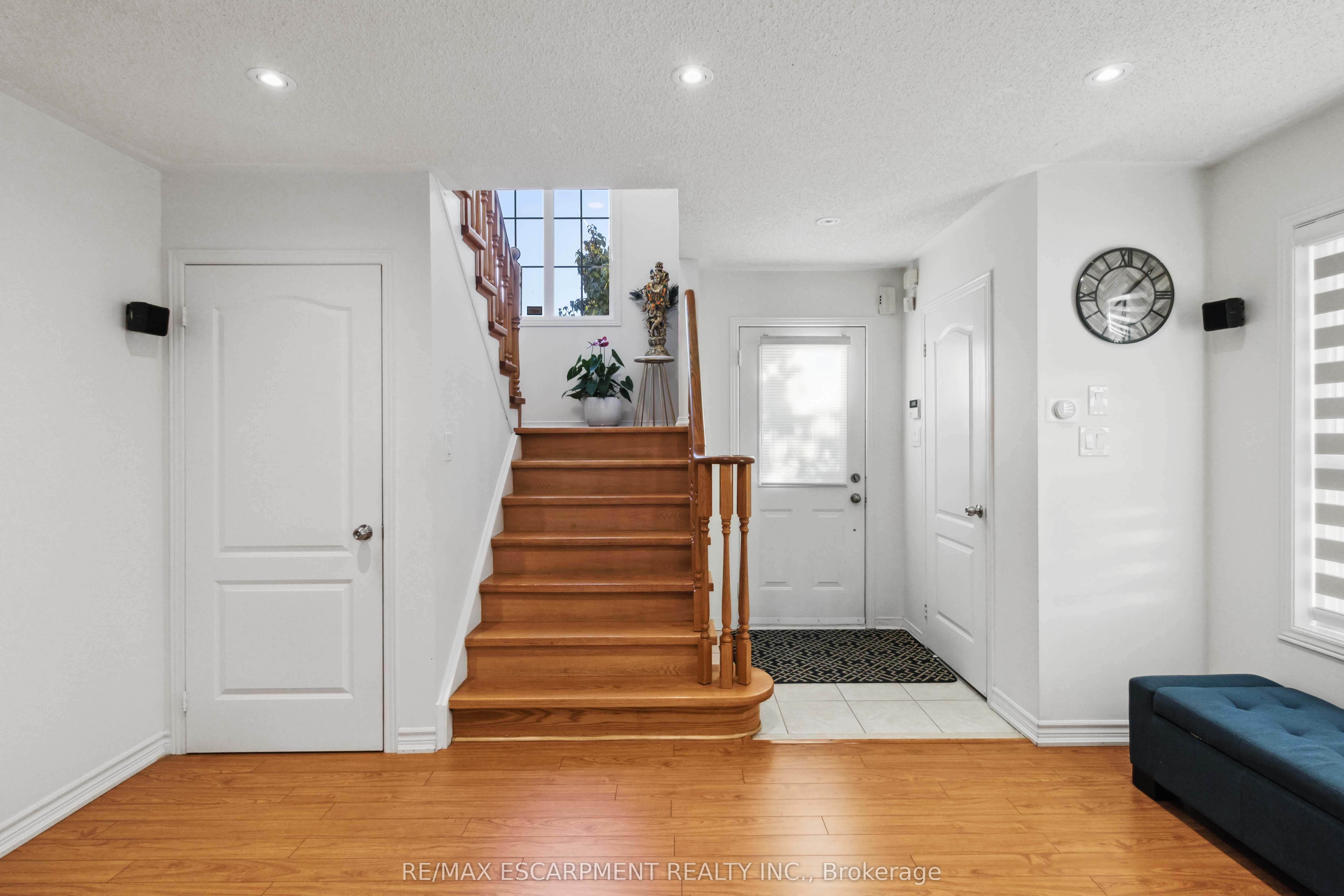 Photo 37 of 7 Wyoming Trail, Brampton, Sandringham-Wellington — HOMEH