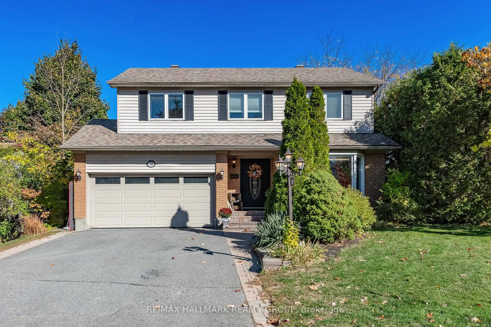 Photo 2 of 35 St Remy Drive, Ottawa, Barrhaven - Pheasant Run — HOMEH