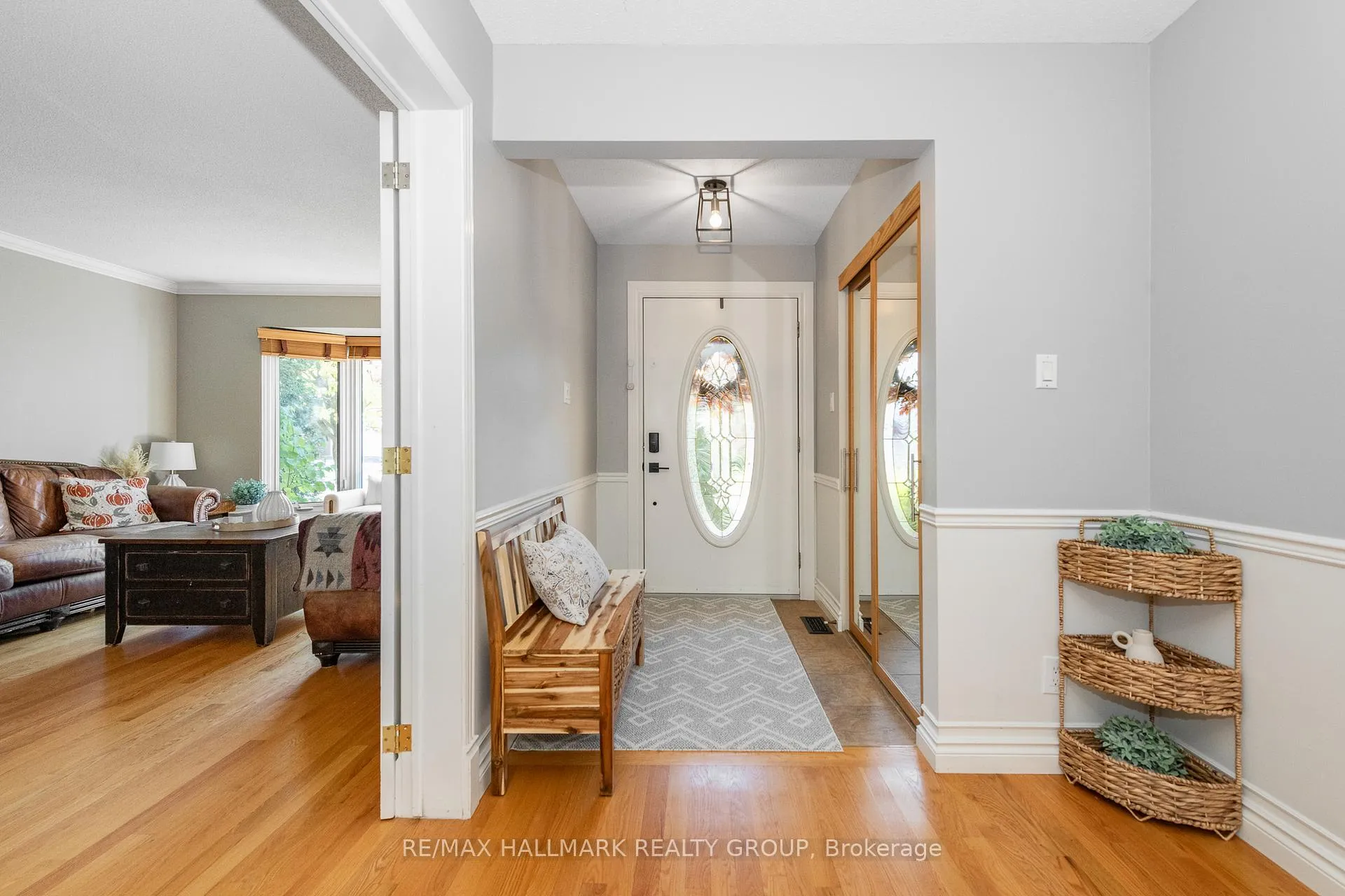 Photo 4 of 35 St Remy Drive, Ottawa, Barrhaven - Pheasant Run — HOMEH