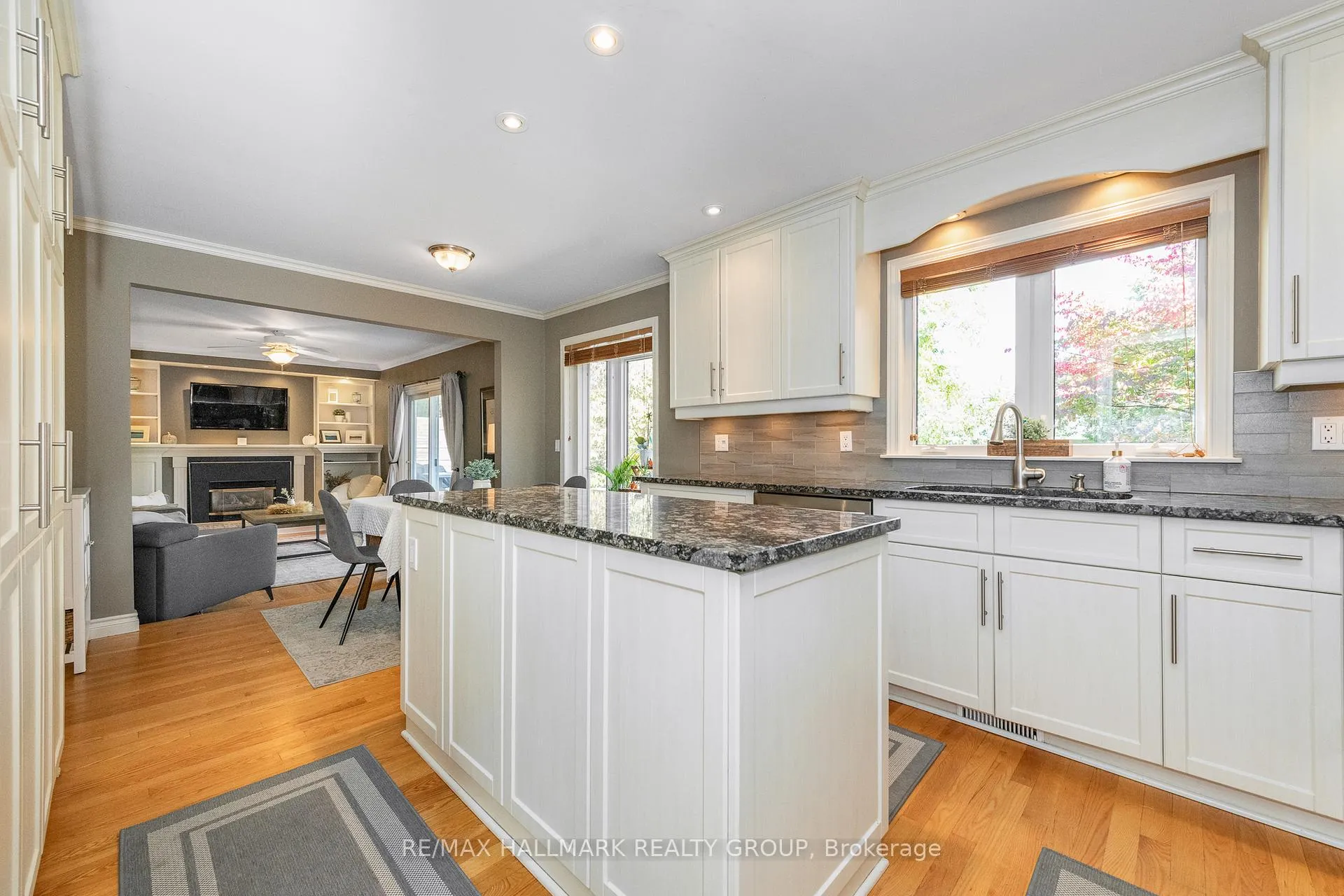 Photo 13 of 35 St Remy Drive, Ottawa, Barrhaven - Pheasant Run — HOMEH