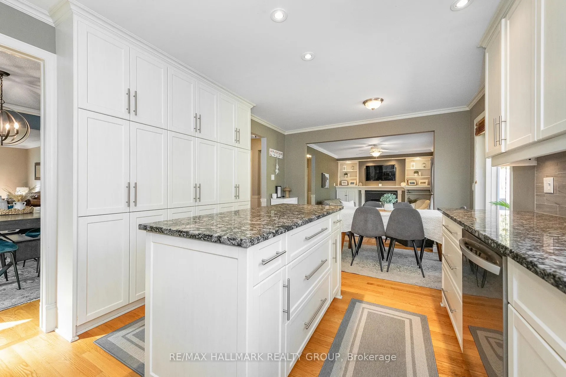 Photo 14 of 35 St Remy Drive, Ottawa, Barrhaven - Pheasant Run — HOMEH