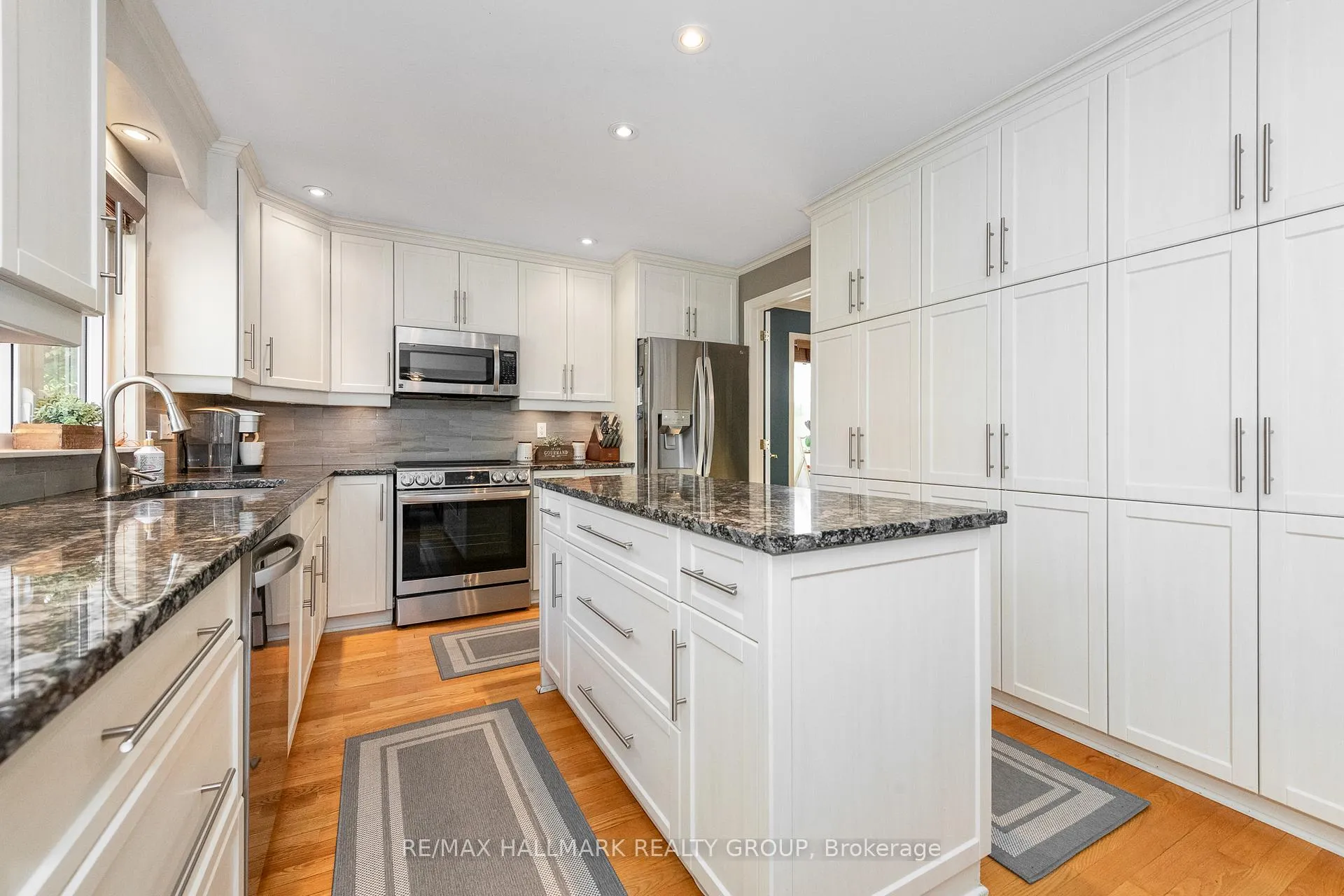 Photo 15 of 35 St Remy Drive, Ottawa, Barrhaven - Pheasant Run — HOMEH