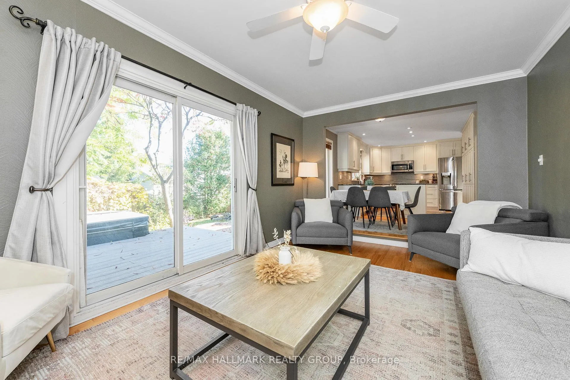 Photo 20 of 35 St Remy Drive, Ottawa, Barrhaven - Pheasant Run — HOMEH