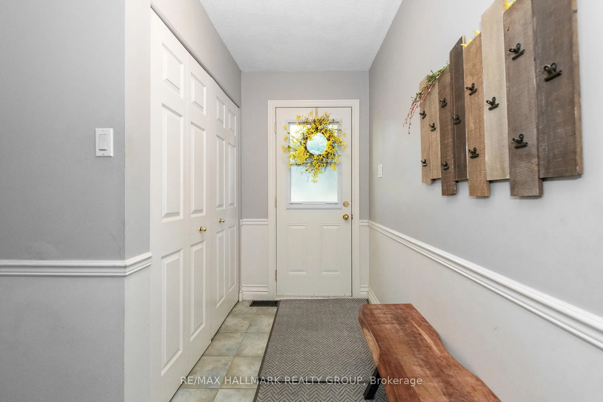 Photo 22 of 35 St Remy Drive, Ottawa, Barrhaven - Pheasant Run — HOMEH
