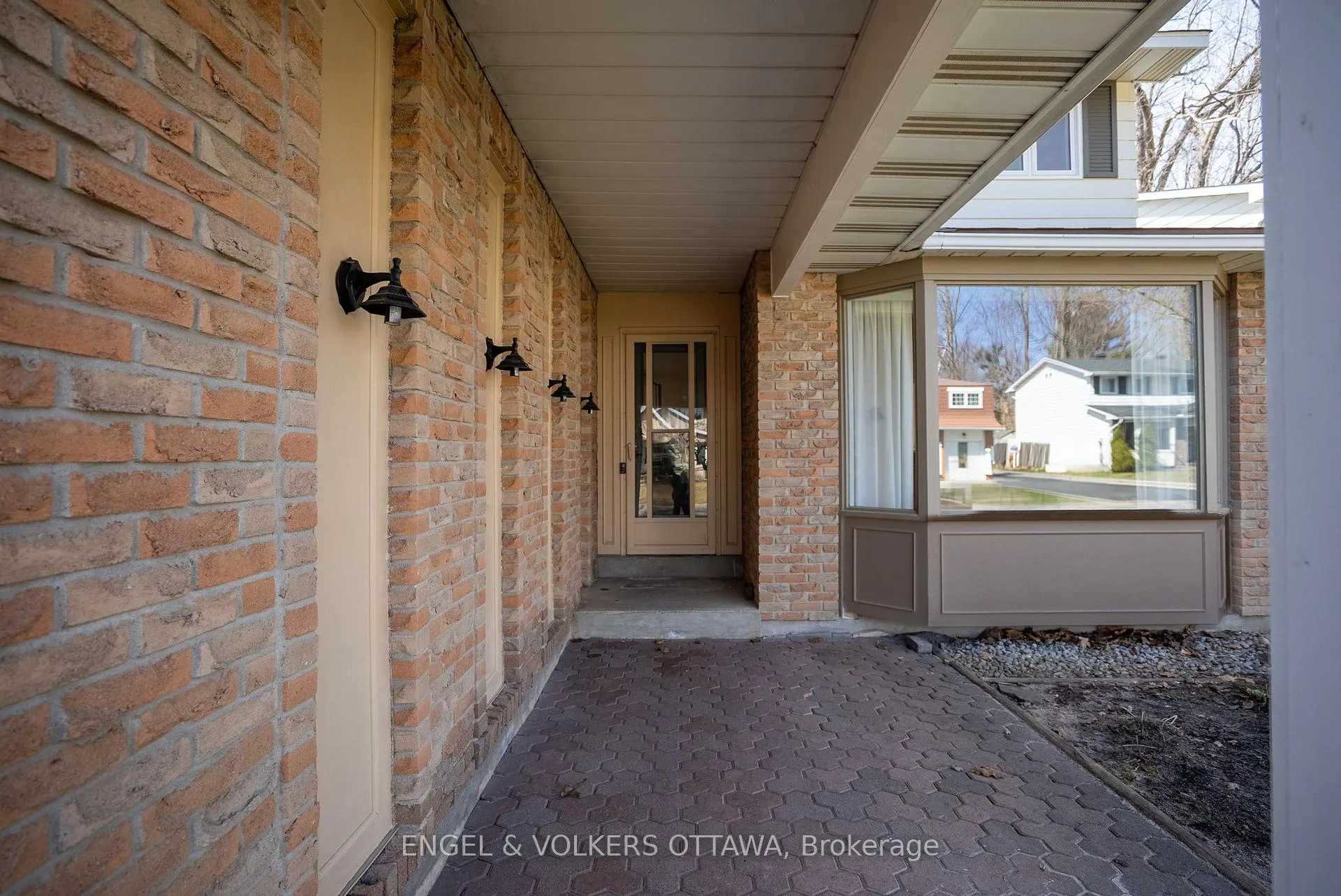 Photo 22 of 4 Oakhurst Crescent, Ottawa, Blackburn Hamlet — HOMEH