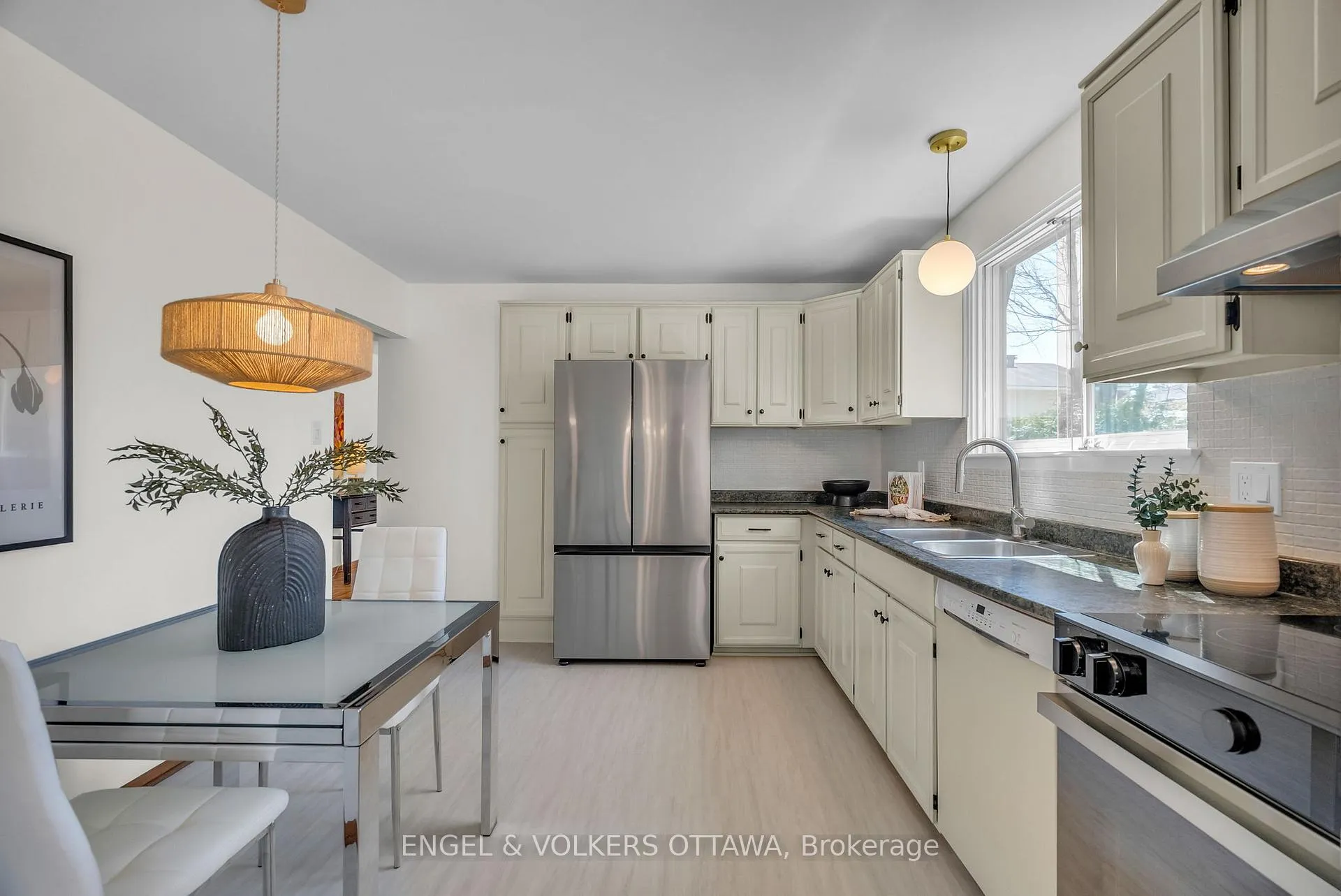 Photo 54 of 4 Oakhurst Crescent, Ottawa, Blackburn Hamlet — HOMEH