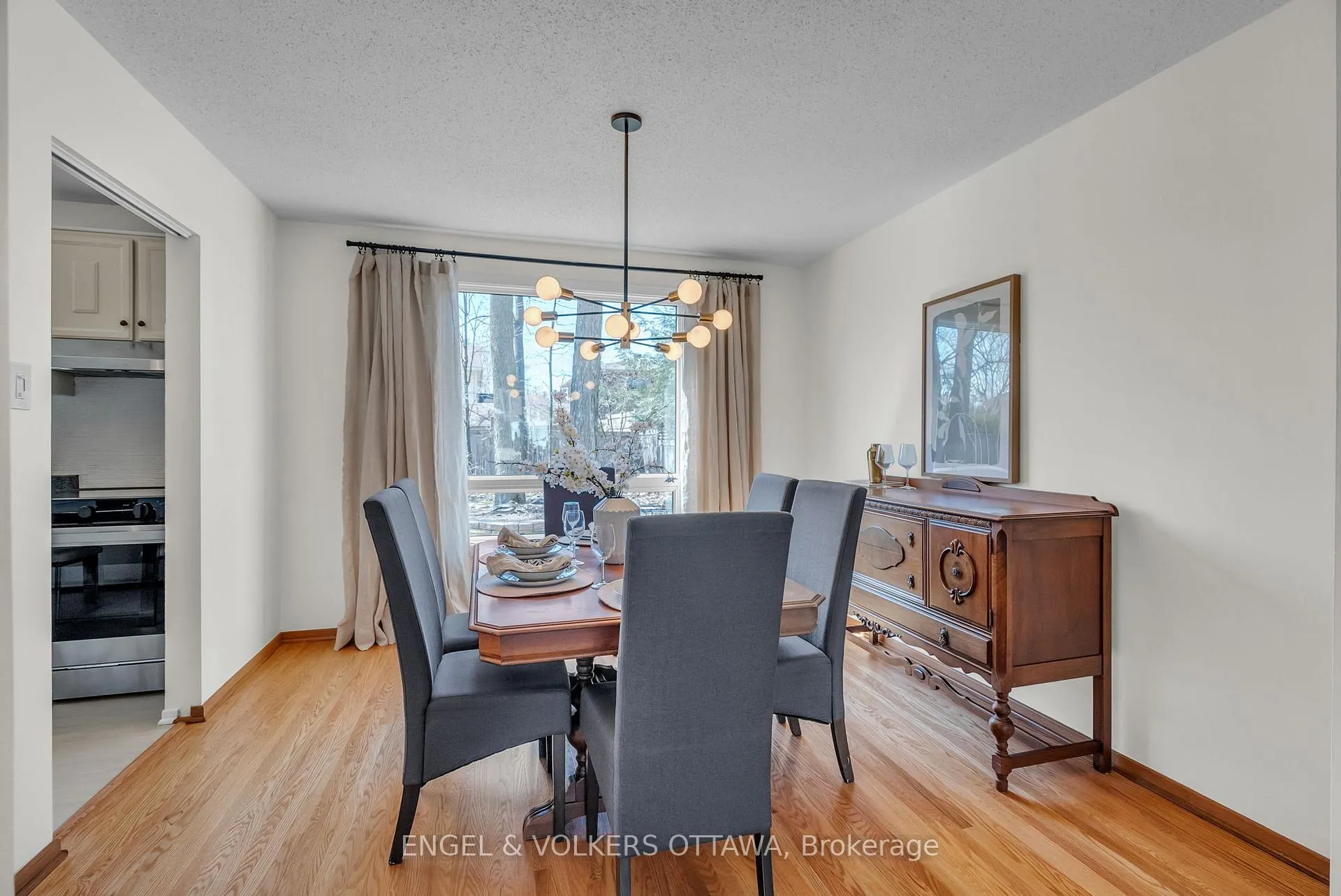 Photo 124 of 4 Oakhurst Crescent, Ottawa, Blackburn Hamlet — HOMEH
