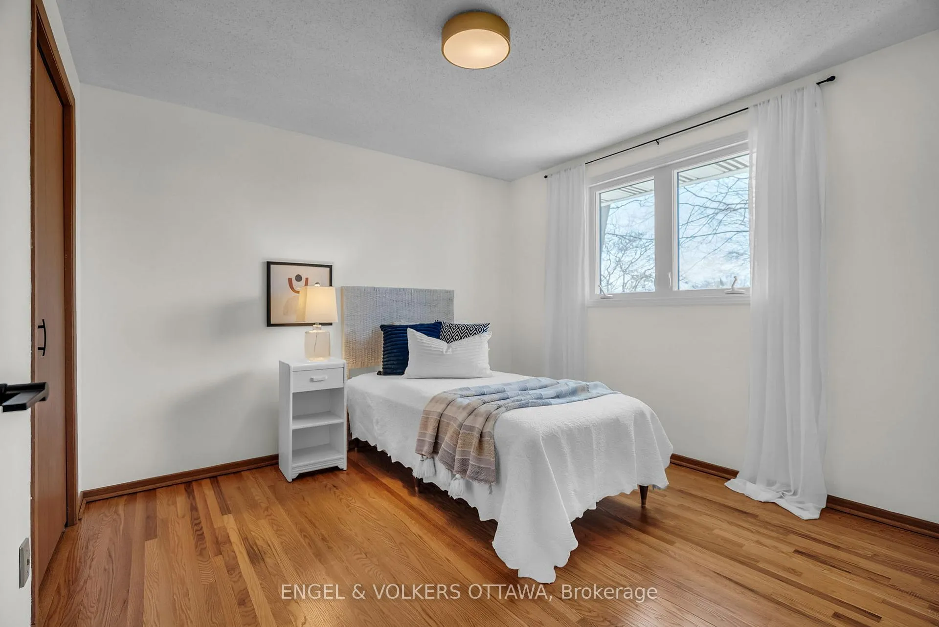 Photo 283 of 4 Oakhurst Crescent, Ottawa, Blackburn Hamlet — HOMEH