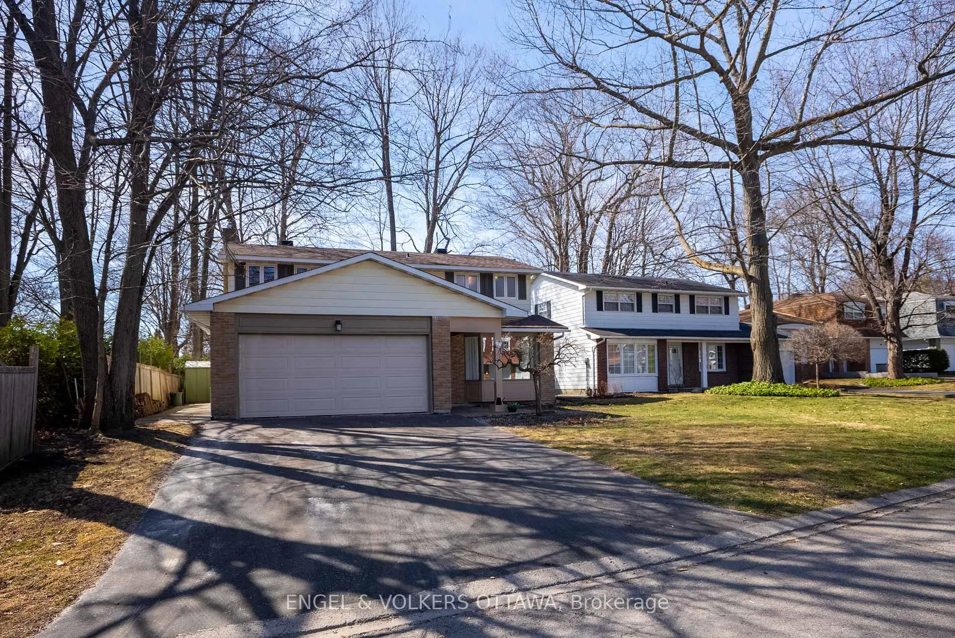 Photo 433 of 4 Oakhurst Crescent, Ottawa, Blackburn Hamlet — HOMEH