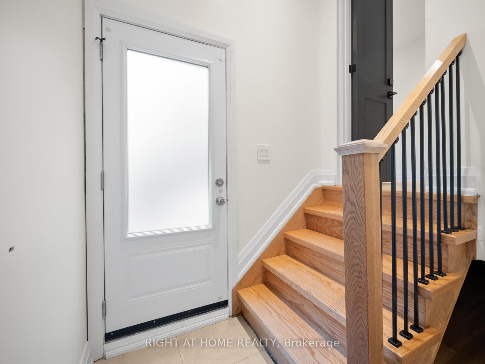 Photo 3 of Unit Bas, 94 Concord Avenue, Toronto, Palmerston-Little Italy — HOMEH
