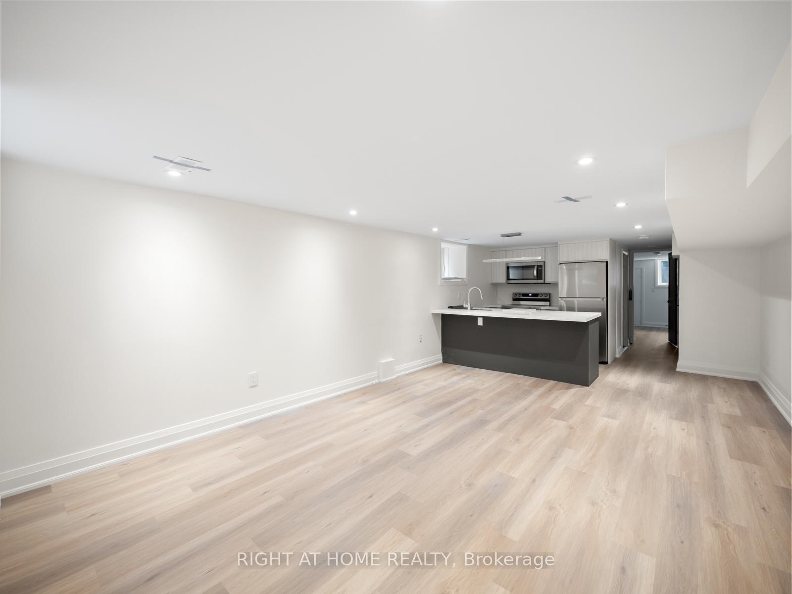 Photo 4 of Unit Bas, 94 Concord Avenue, Toronto, Palmerston-Little Italy — HOMEH