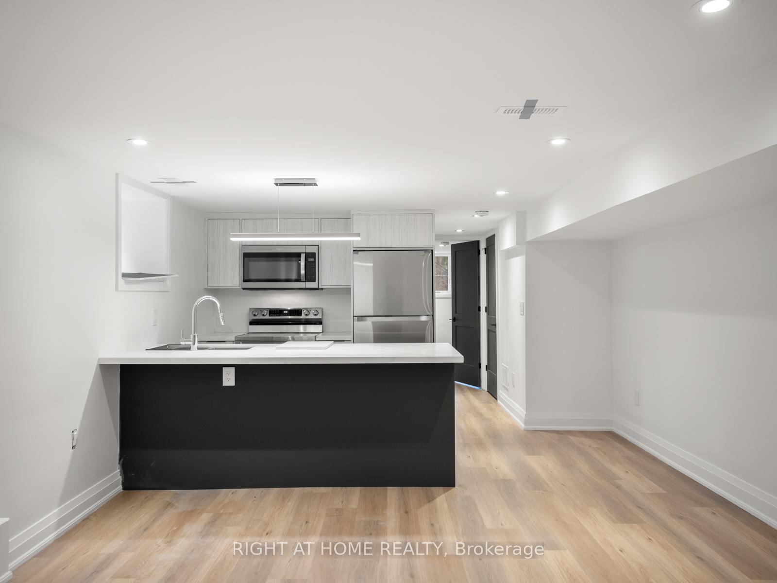 Photo 6 of Unit Bas, 94 Concord Avenue, Toronto, Palmerston-Little Italy — HOMEH