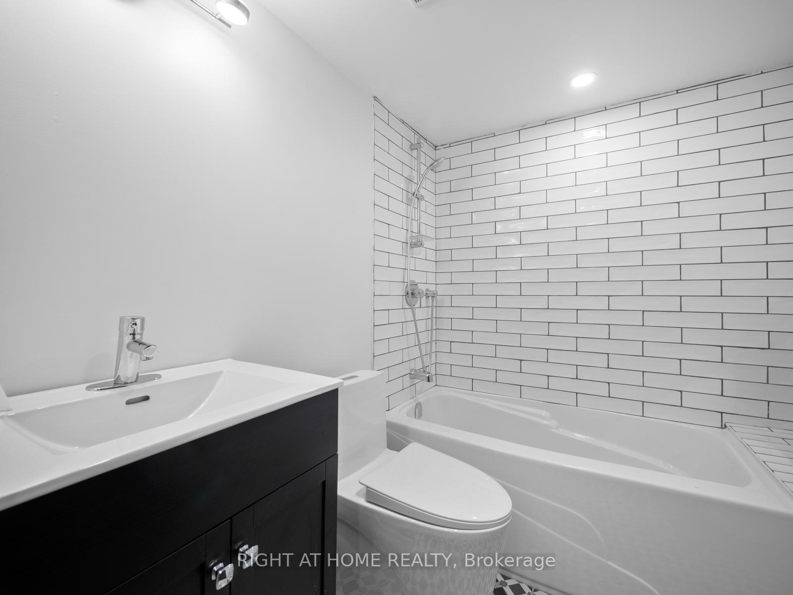 Photo 10 of Unit Bas, 94 Concord Avenue, Toronto, Palmerston-Little Italy — HOMEH