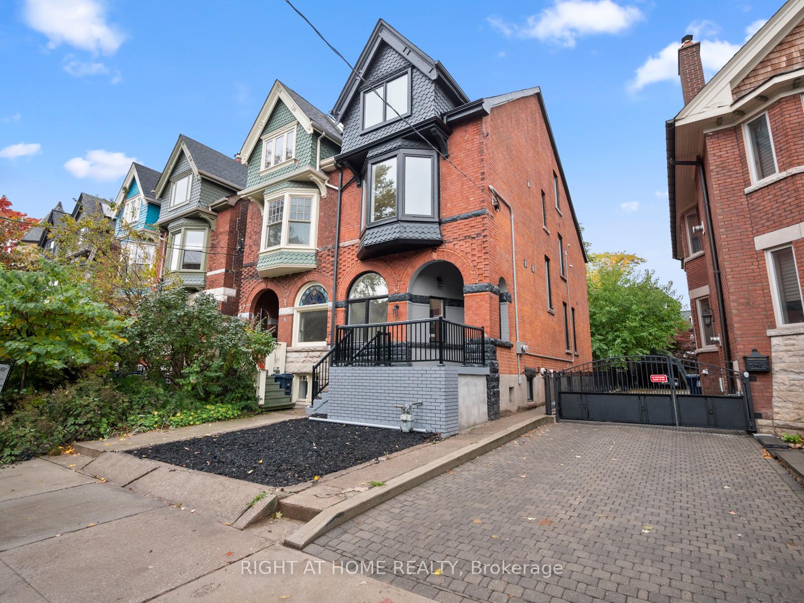 Photo 13 of Unit Bas, 94 Concord Avenue, Toronto, Palmerston-Little Italy — HOMEH